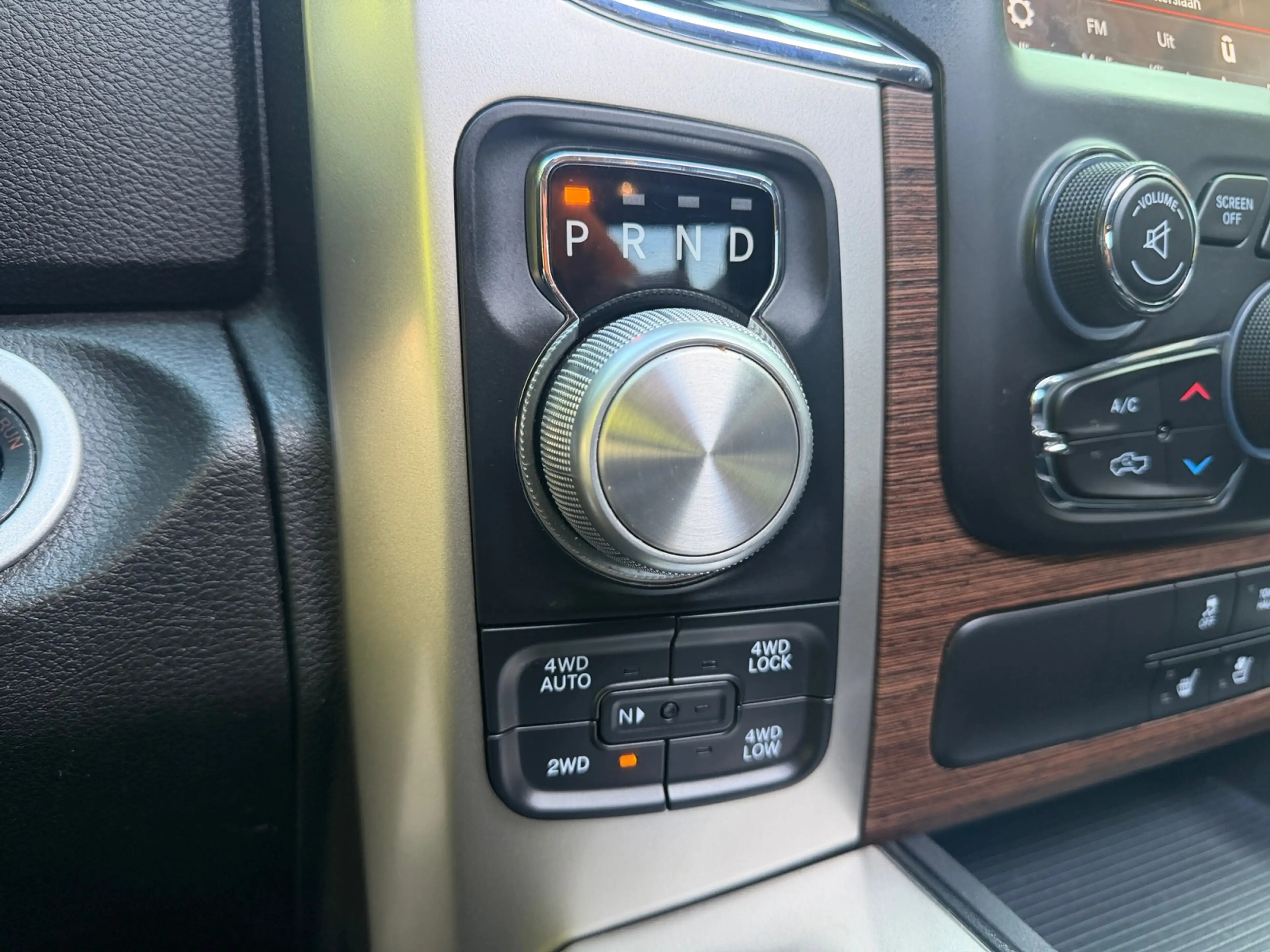 Dodge RAM 5.7i V8 Hemi 4x4 Crew Cab- LPG Onderbouw, Schuifda — photo 14