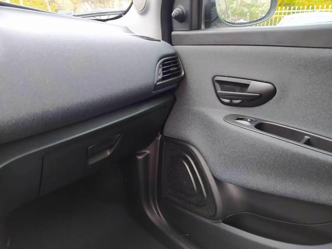 Lancia Ypsilon 2023 — фото 14