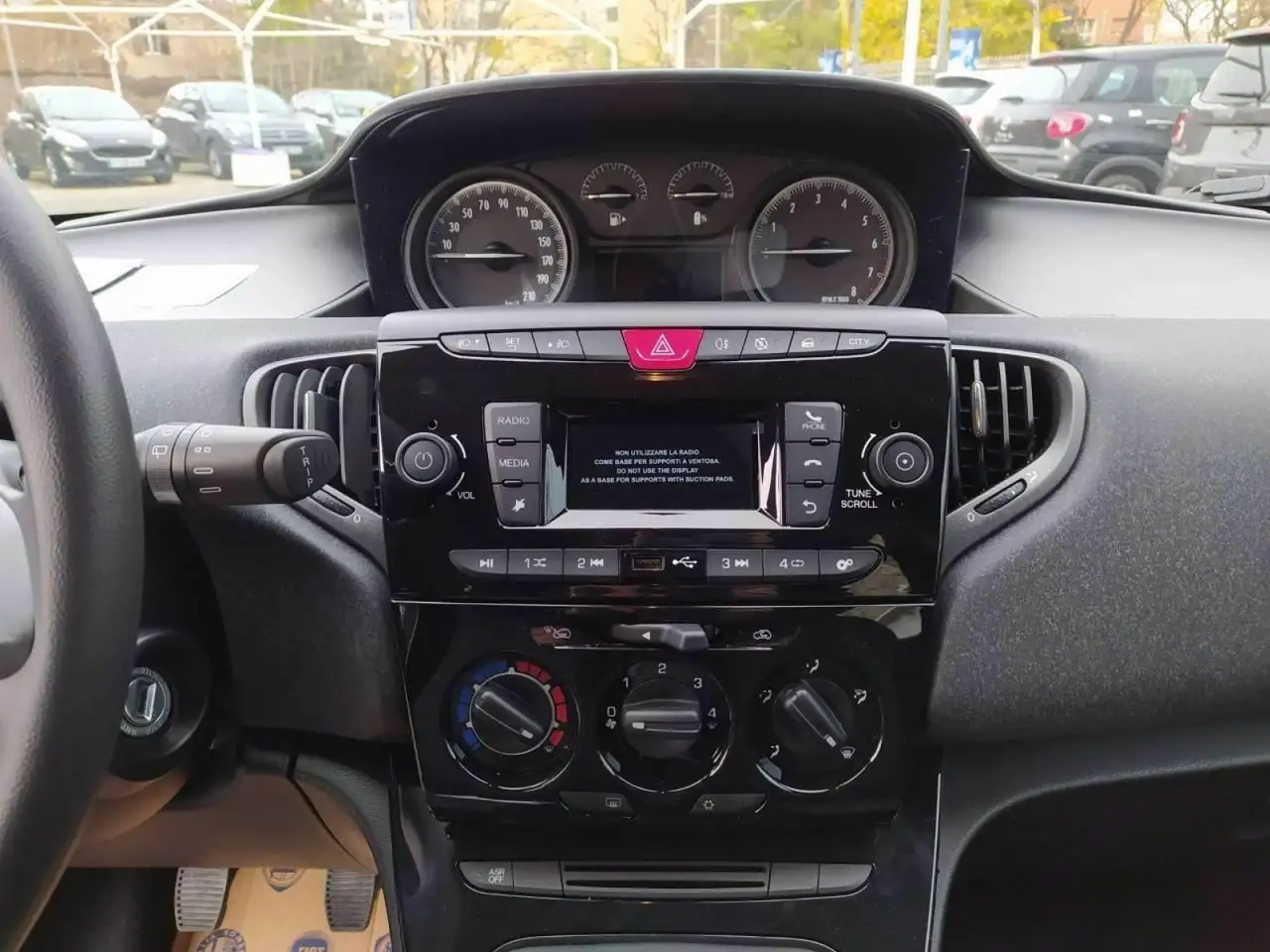 Lancia Ypsilon 2023 — фото 13