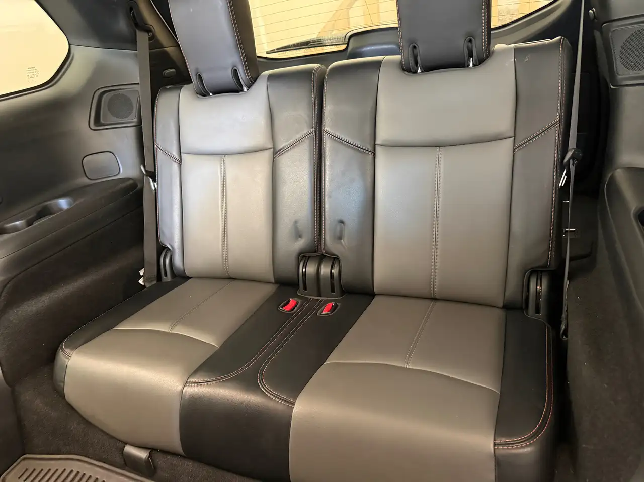 Nissan Pathfinder снимка Nissan Pathfinder