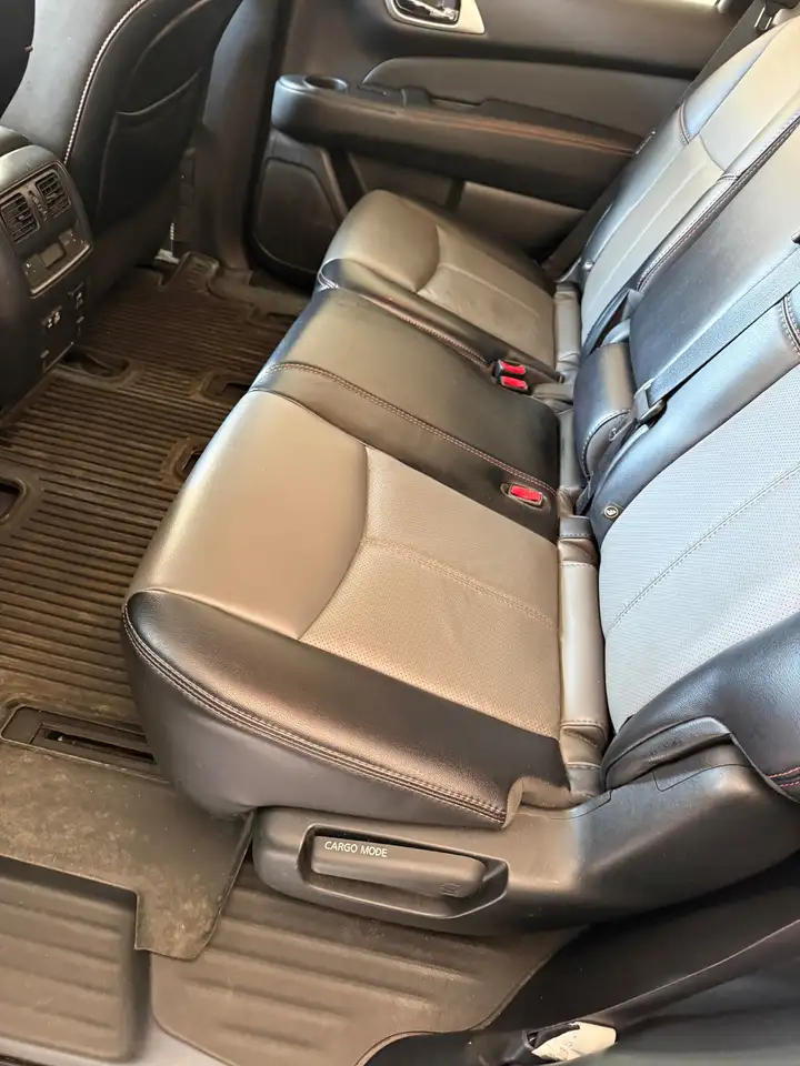 Nissan Pathfinder снимка Nissan Pathfinder
