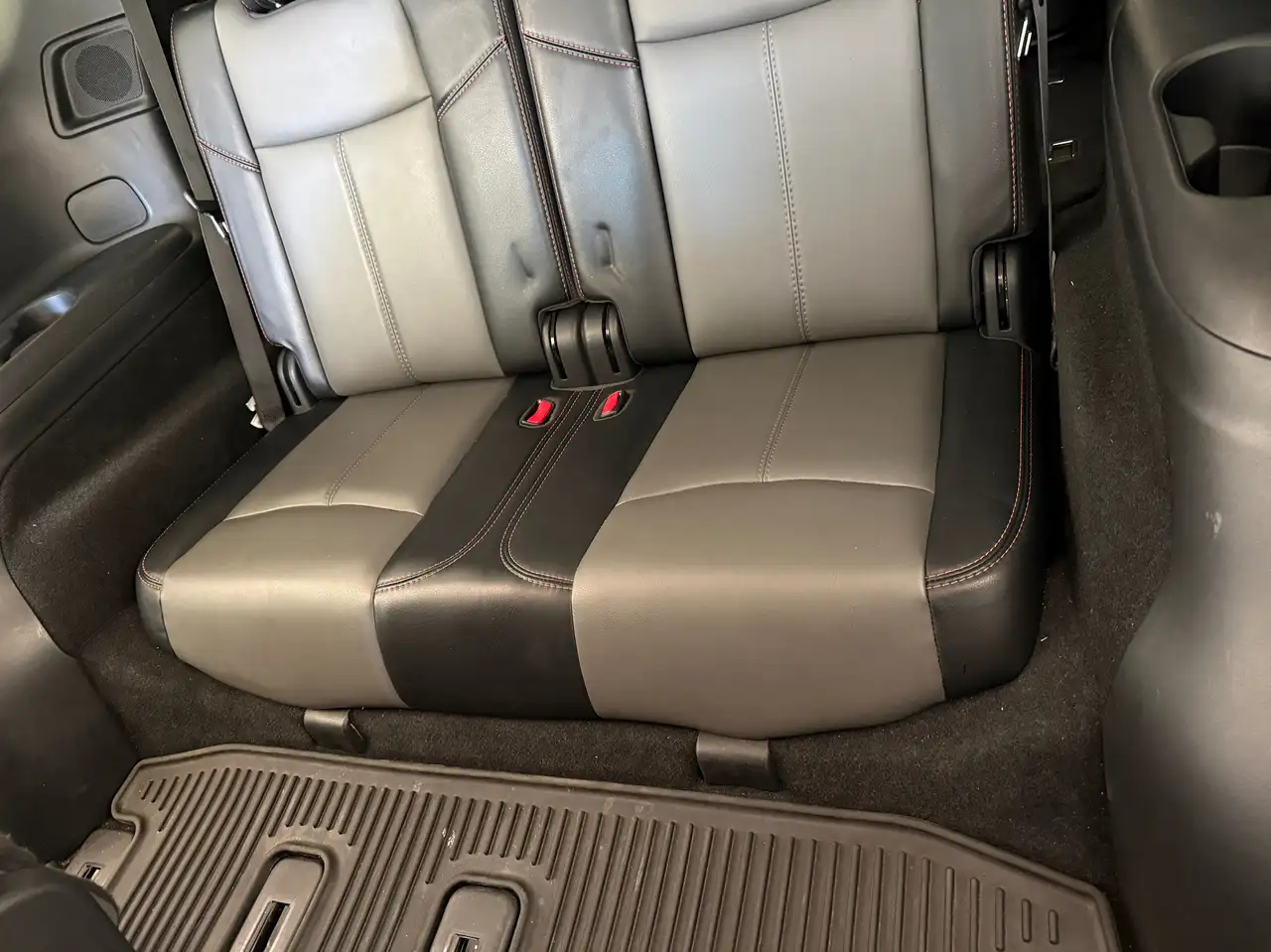 Nissan Pathfinder снимка Nissan Pathfinder