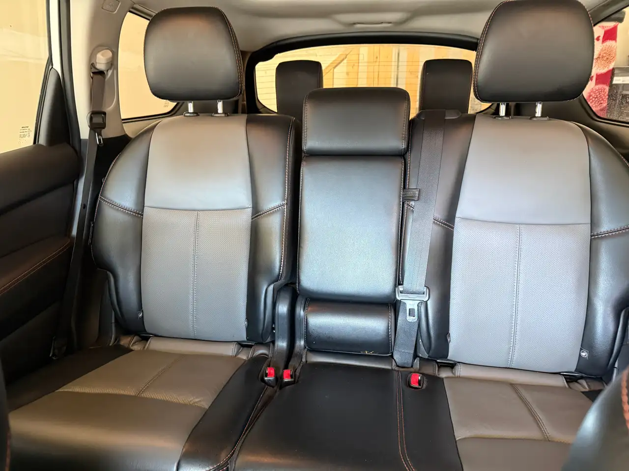 Nissan Pathfinder снимка Nissan Pathfinder
