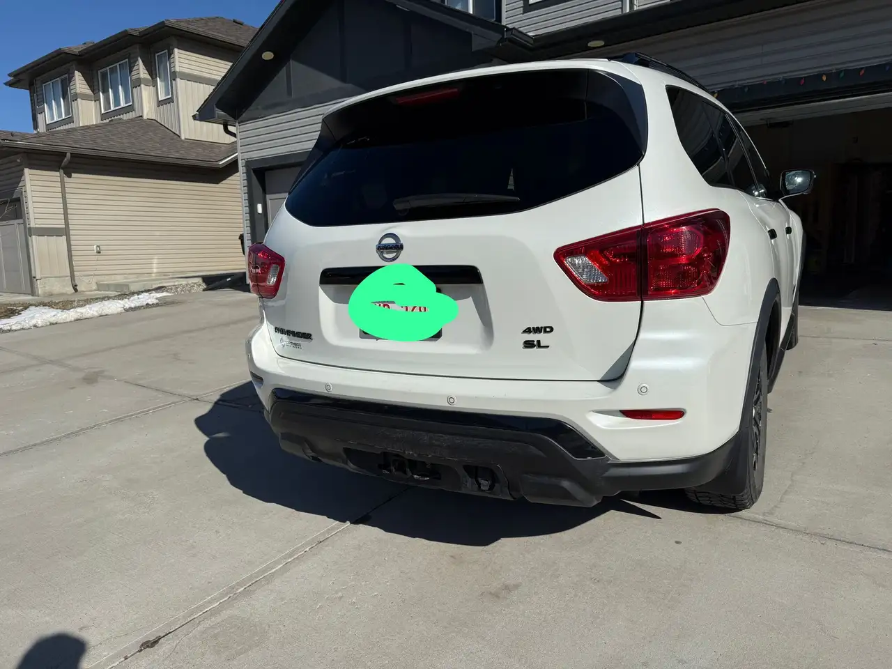Nissan Pathfinder снимка Nissan Pathfinder