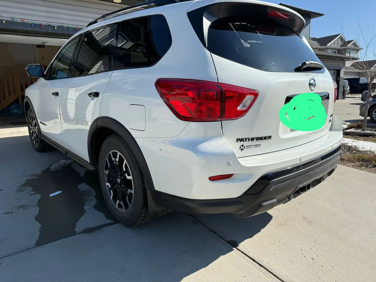 Nissan Pathfinder снимка Nissan Pathfinder