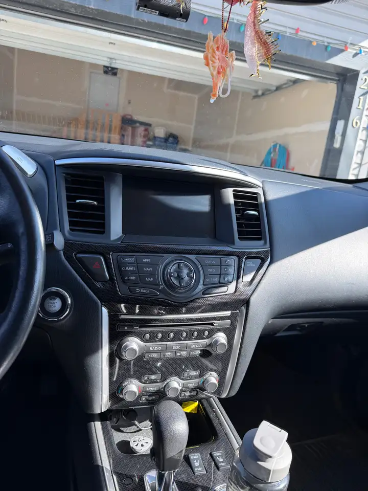 Nissan Pathfinder снимка Nissan Pathfinder
