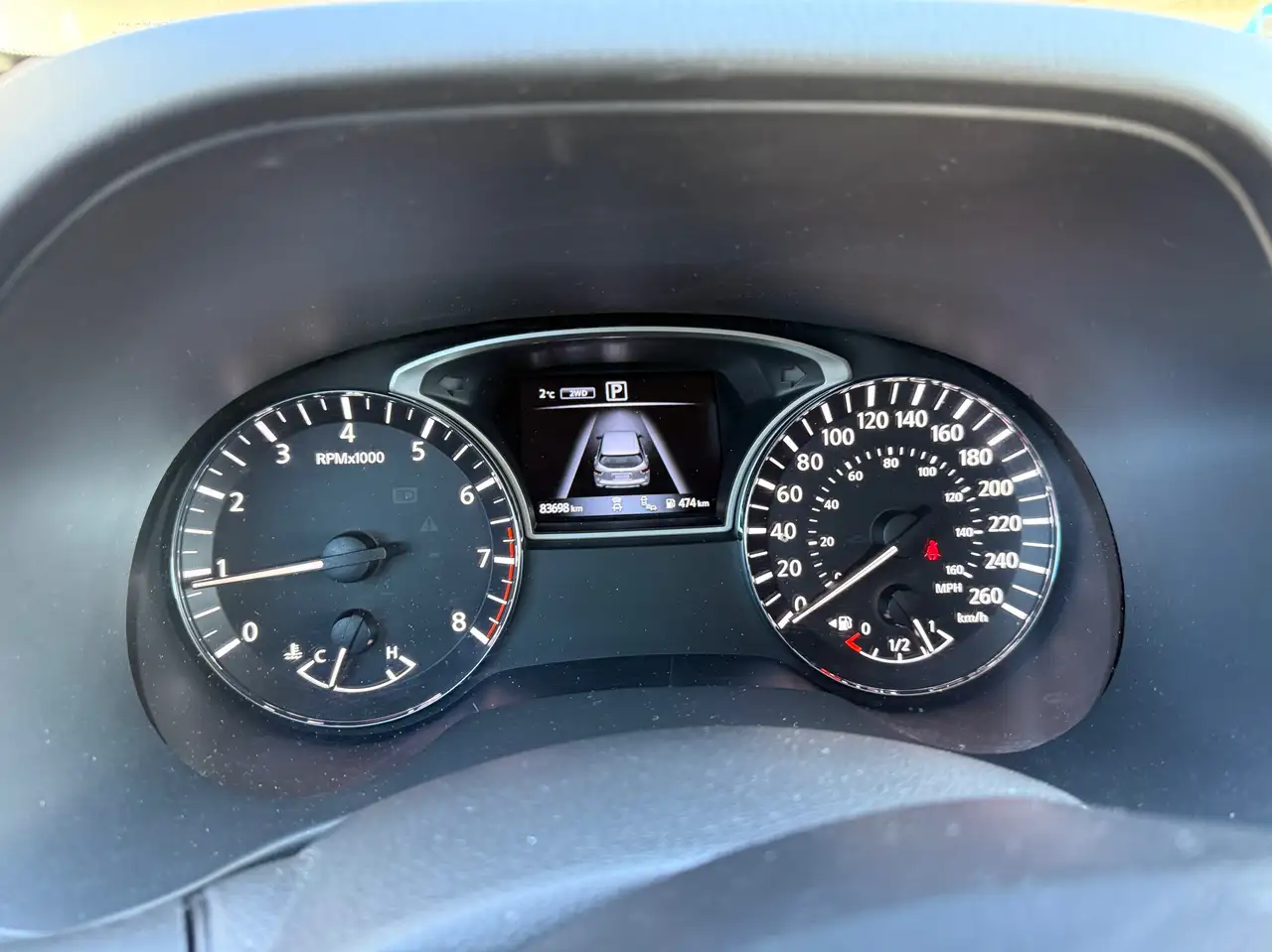Nissan Pathfinder снимка Nissan Pathfinder