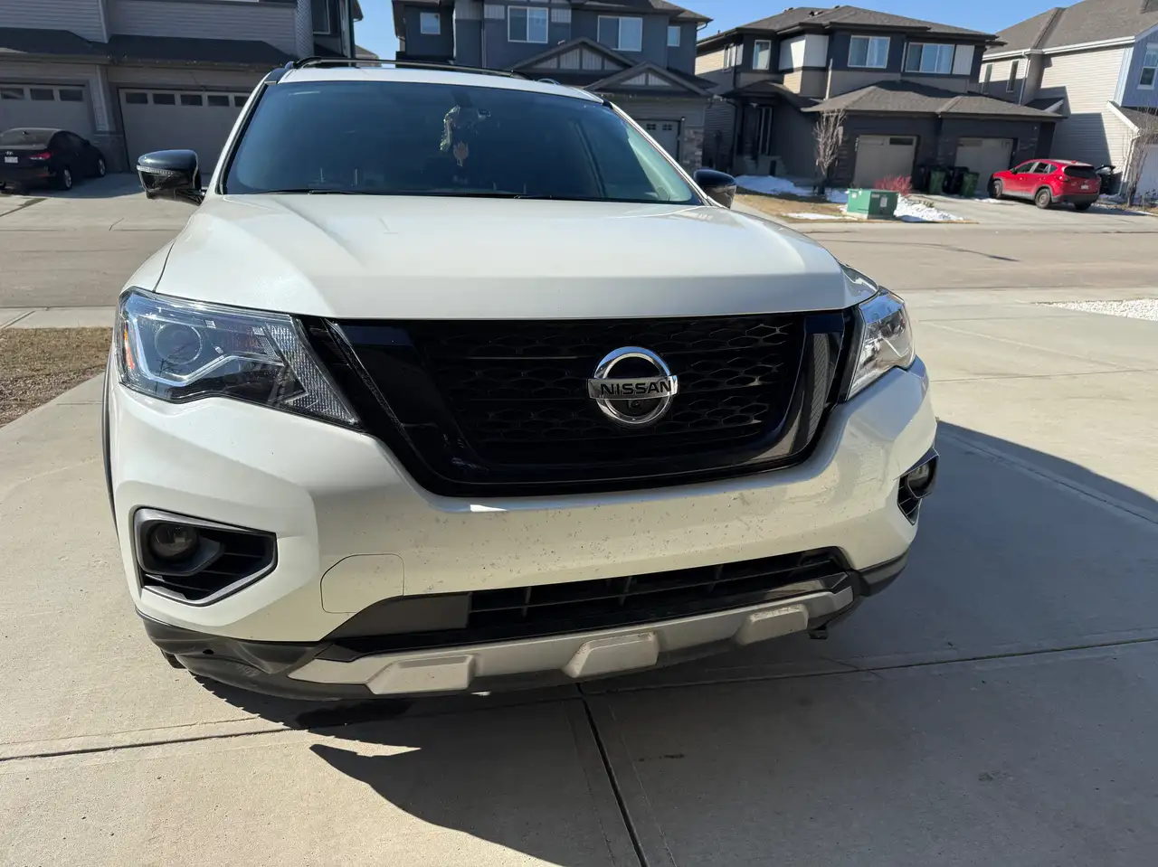 Nissan Pathfinder снимка Nissan Pathfinder