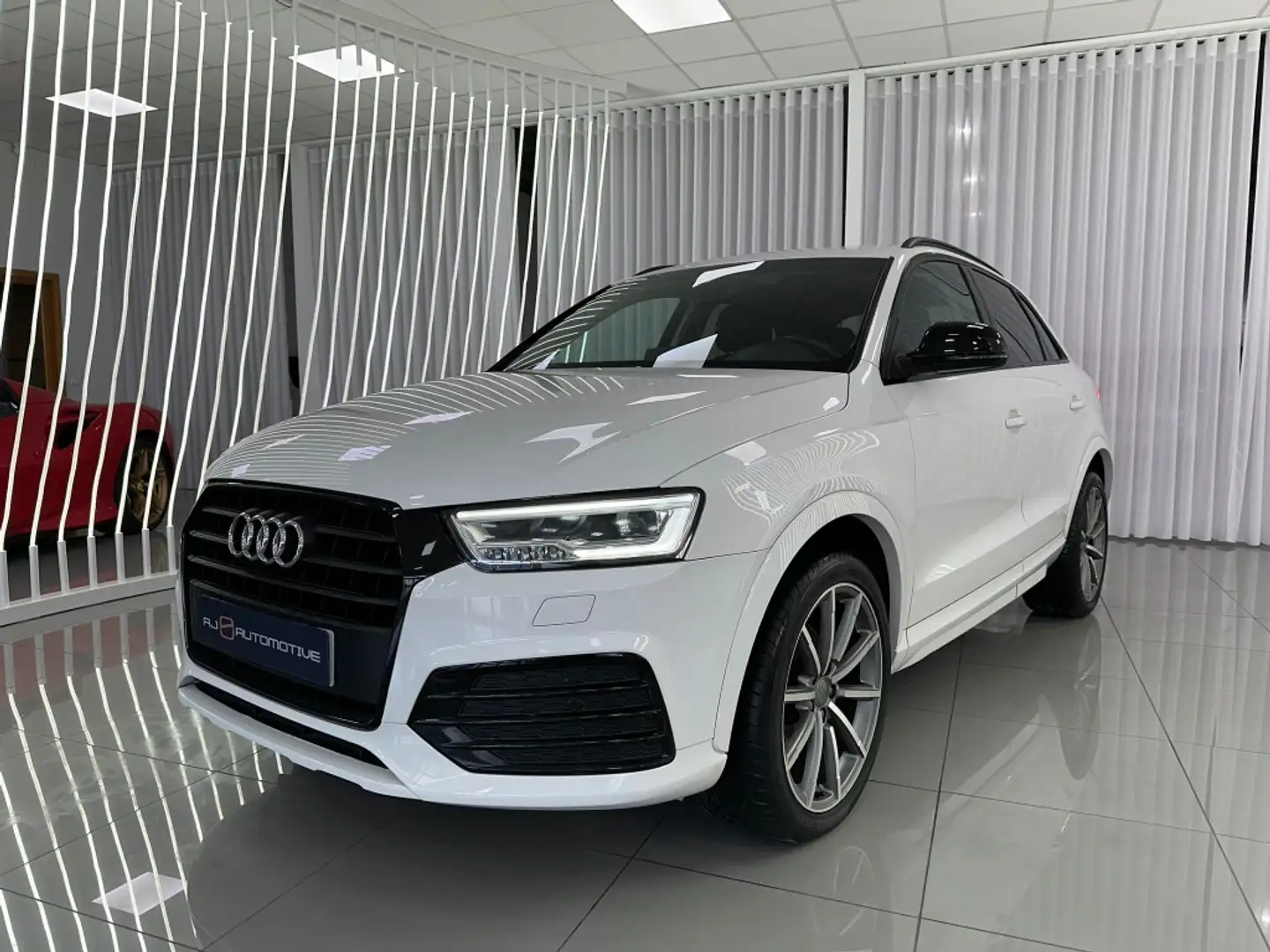 Audi Q3 2.0TDI Black line edition 110kW Blanco - 1