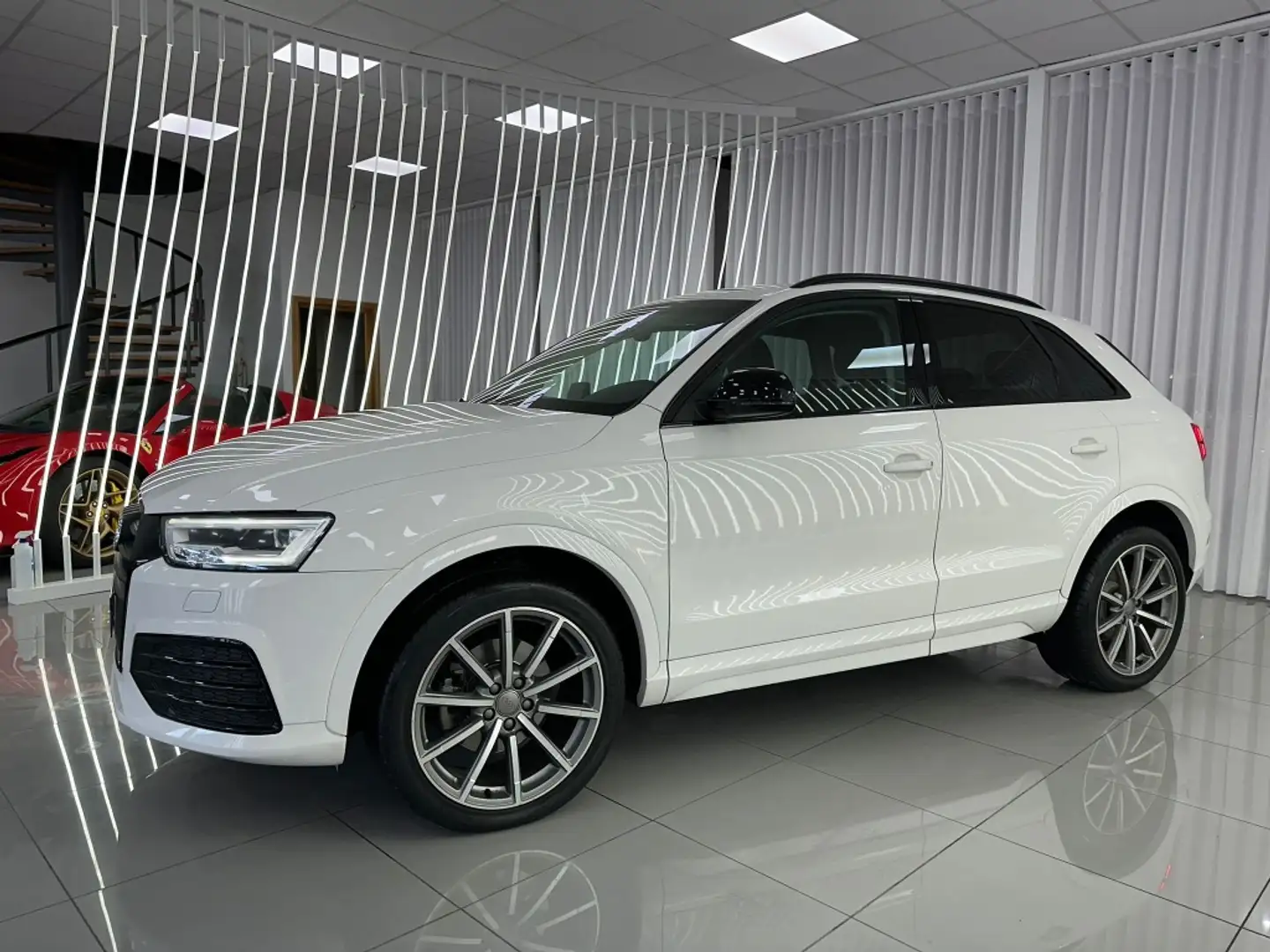 Audi Q3 2.0TDI Black line edition 110kW Blanco - 2