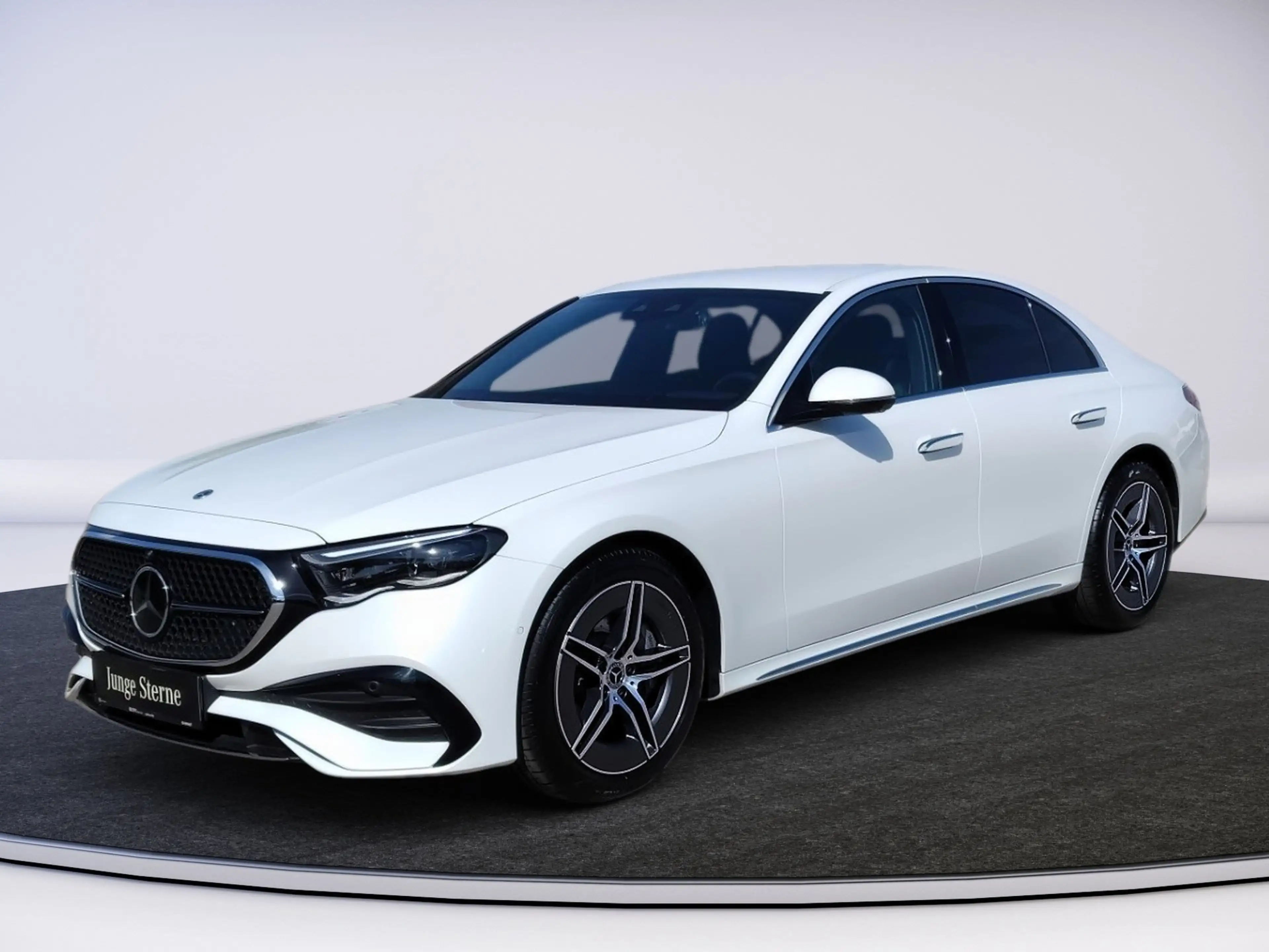 Mercedes-Benz E 220 d AMG-Line Distronic Plus — photo 2