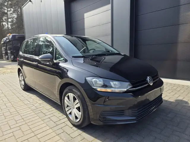 Volkswagen Touran Touran 1.6 TDi SCR Trendline DSG / € 8.670 netto