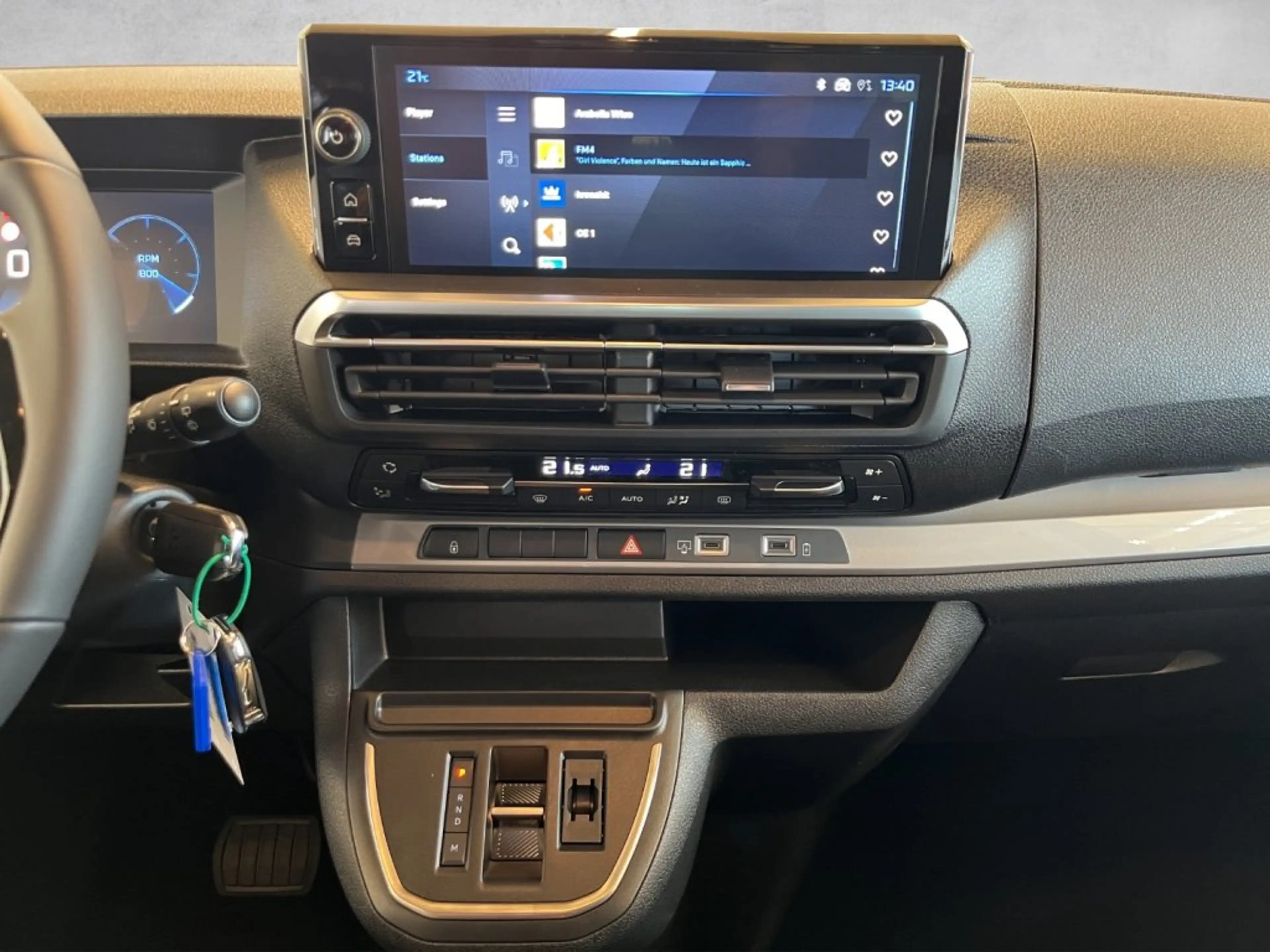 Peugeot Traveller Business L3 BHDI 180 EAT8 Top Ausstattung 8 Sitze — photo 15