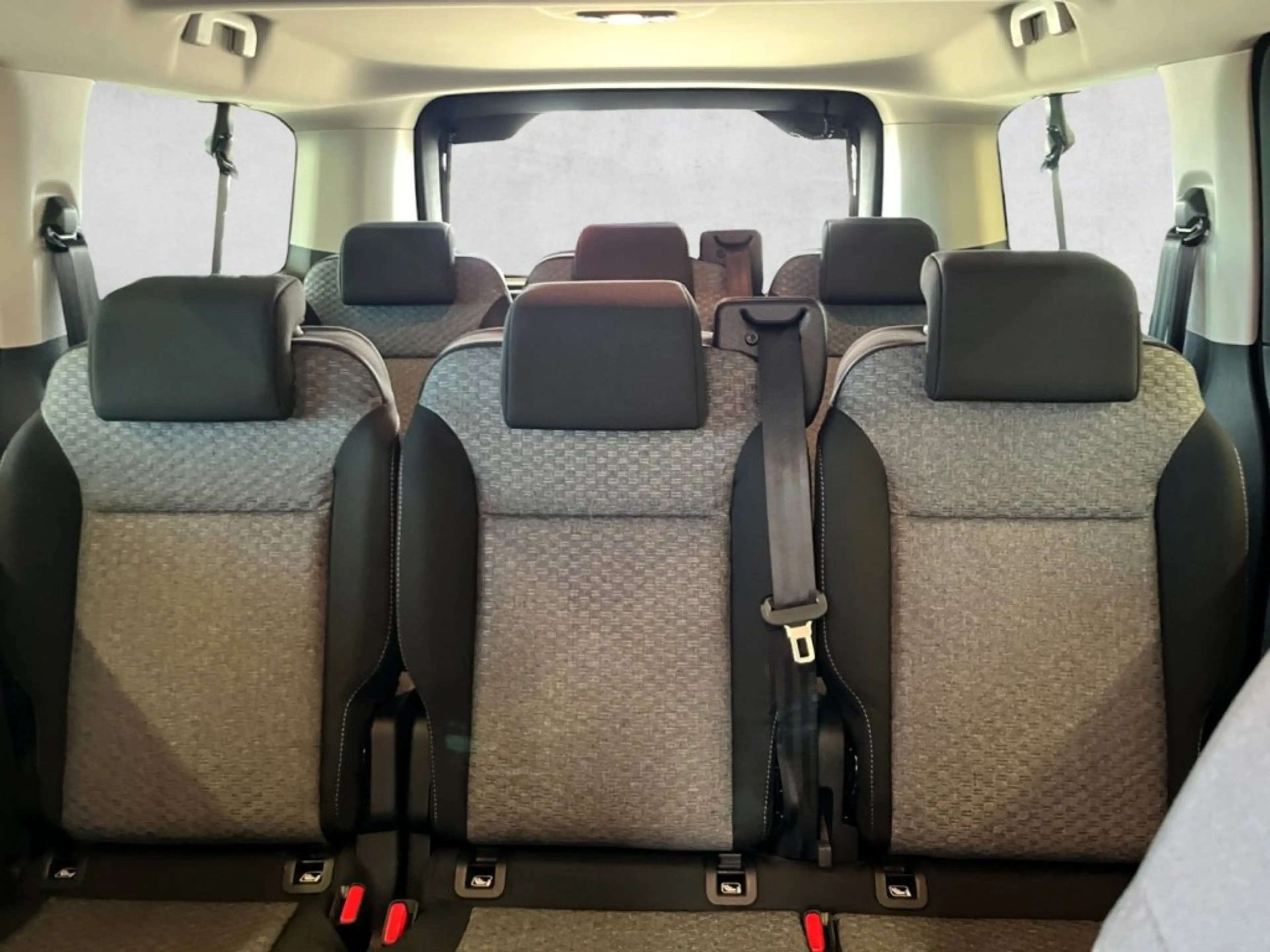 Peugeot Traveller Business L3 BHDI 180 EAT8 Top Ausstattung 8 Sitze — photo 13