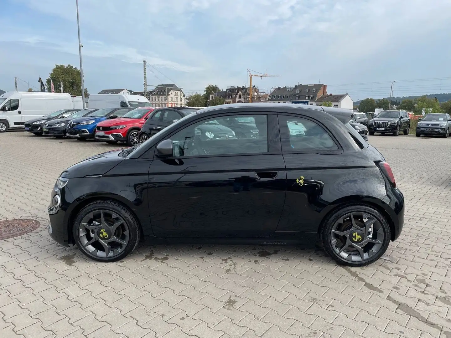 Abarth 500 e 42kWh | ePro Wallbox 22kw GRATIS | Fekete - 2