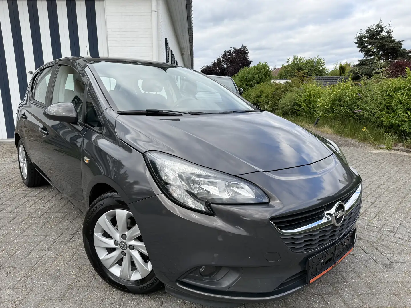 Opel Corsa 1.2 Edition Grijs - 2