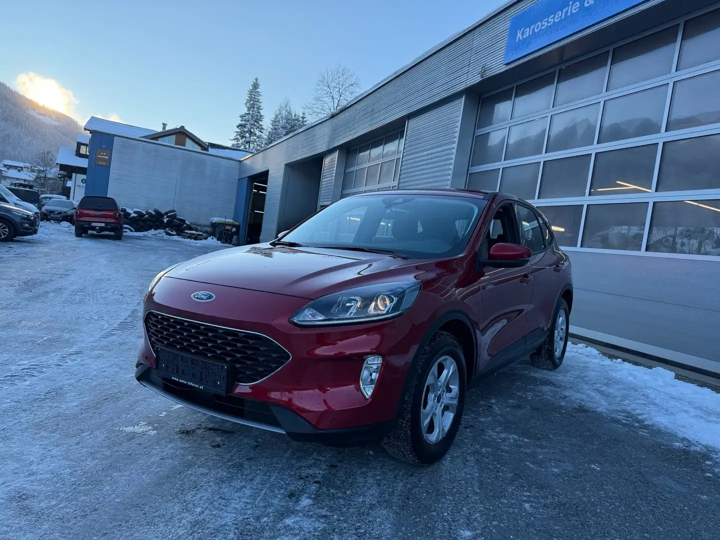 Ford Kuga 2,5L Duratec 4x4 Automatik Rot - 1