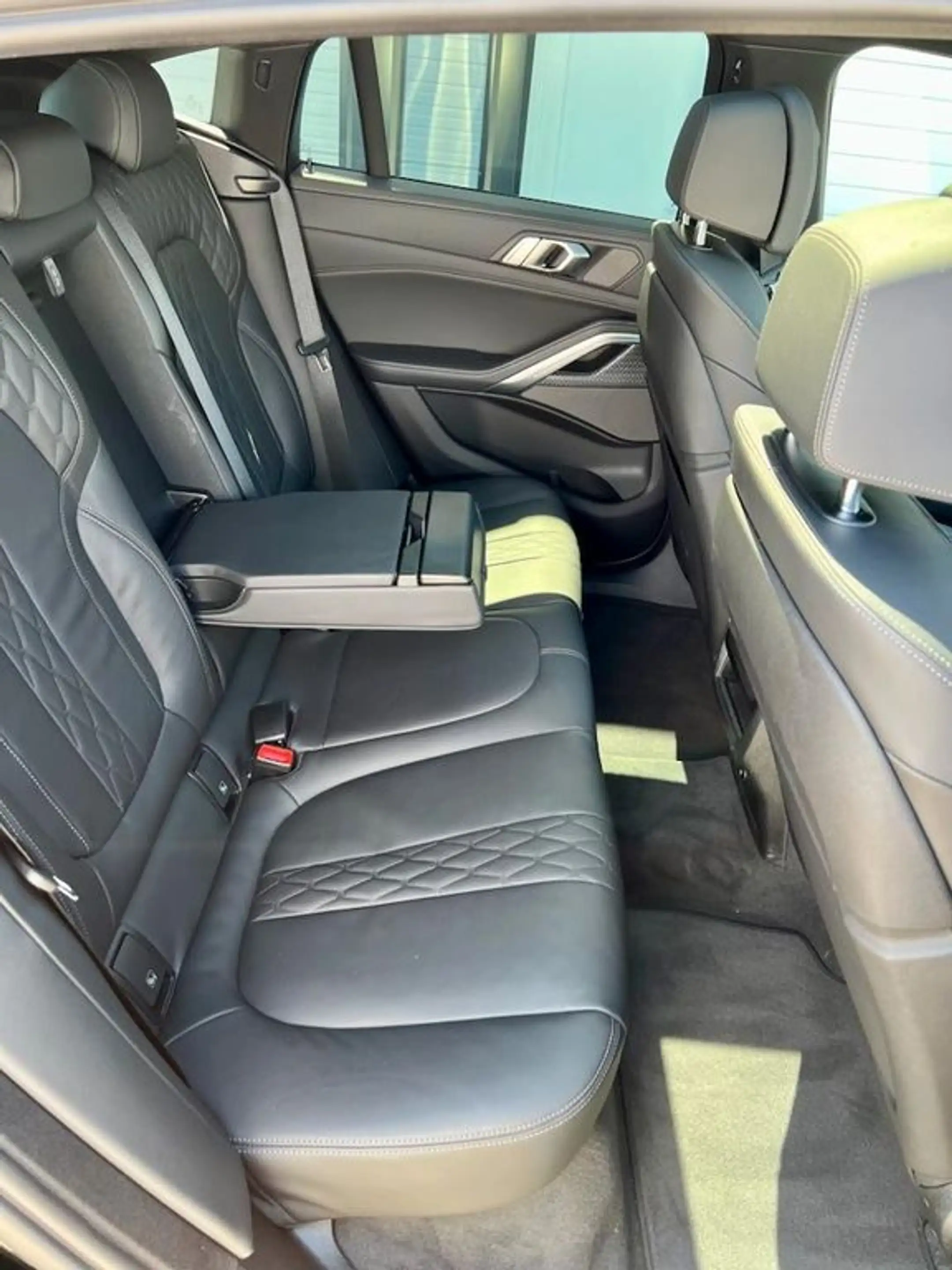 BMW X6 xDrive 40 d M Sport — photo 11