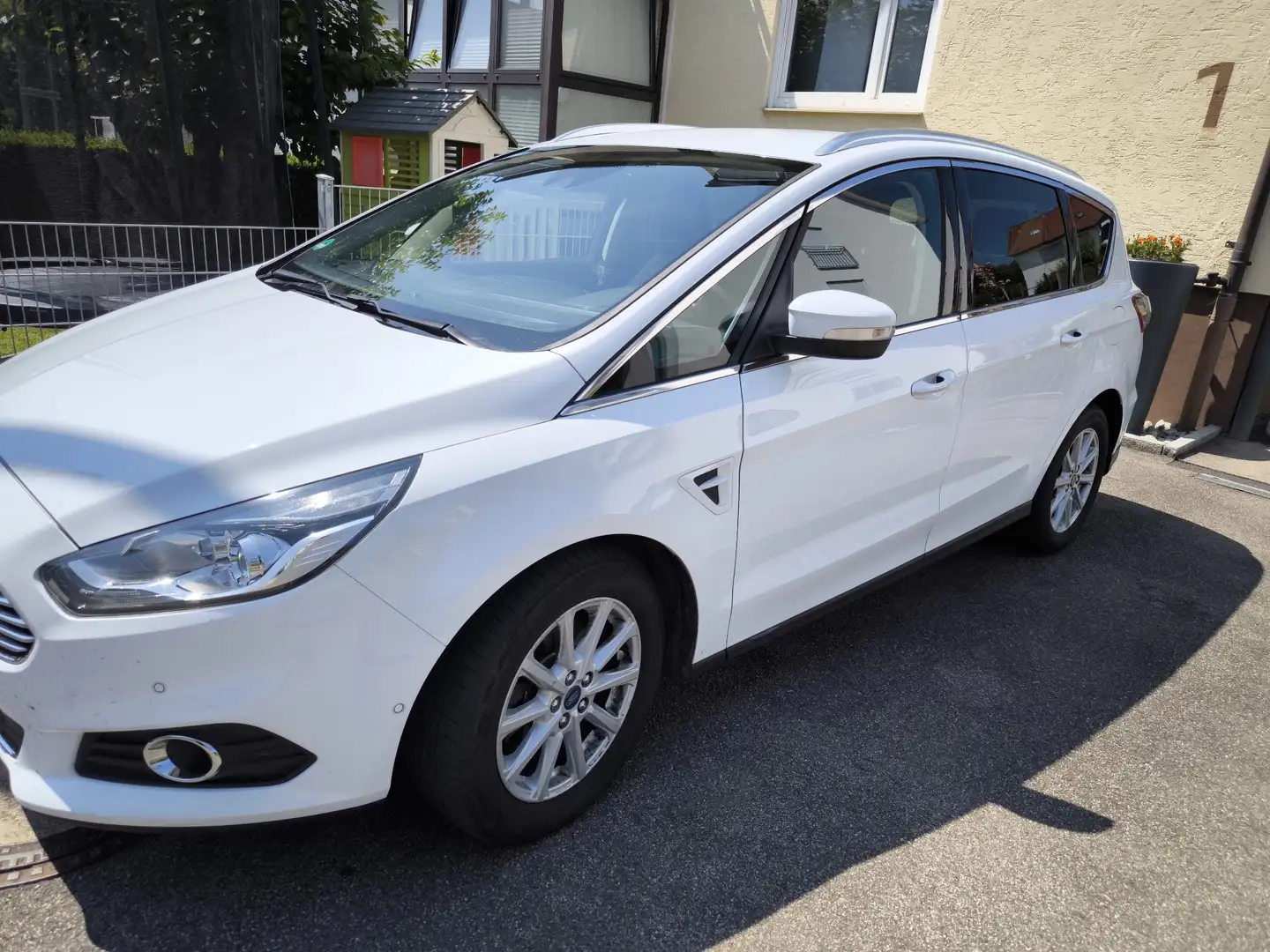 Ford S-Max 1.5 Eco Boost Start-Stopp Business Weiß - 1