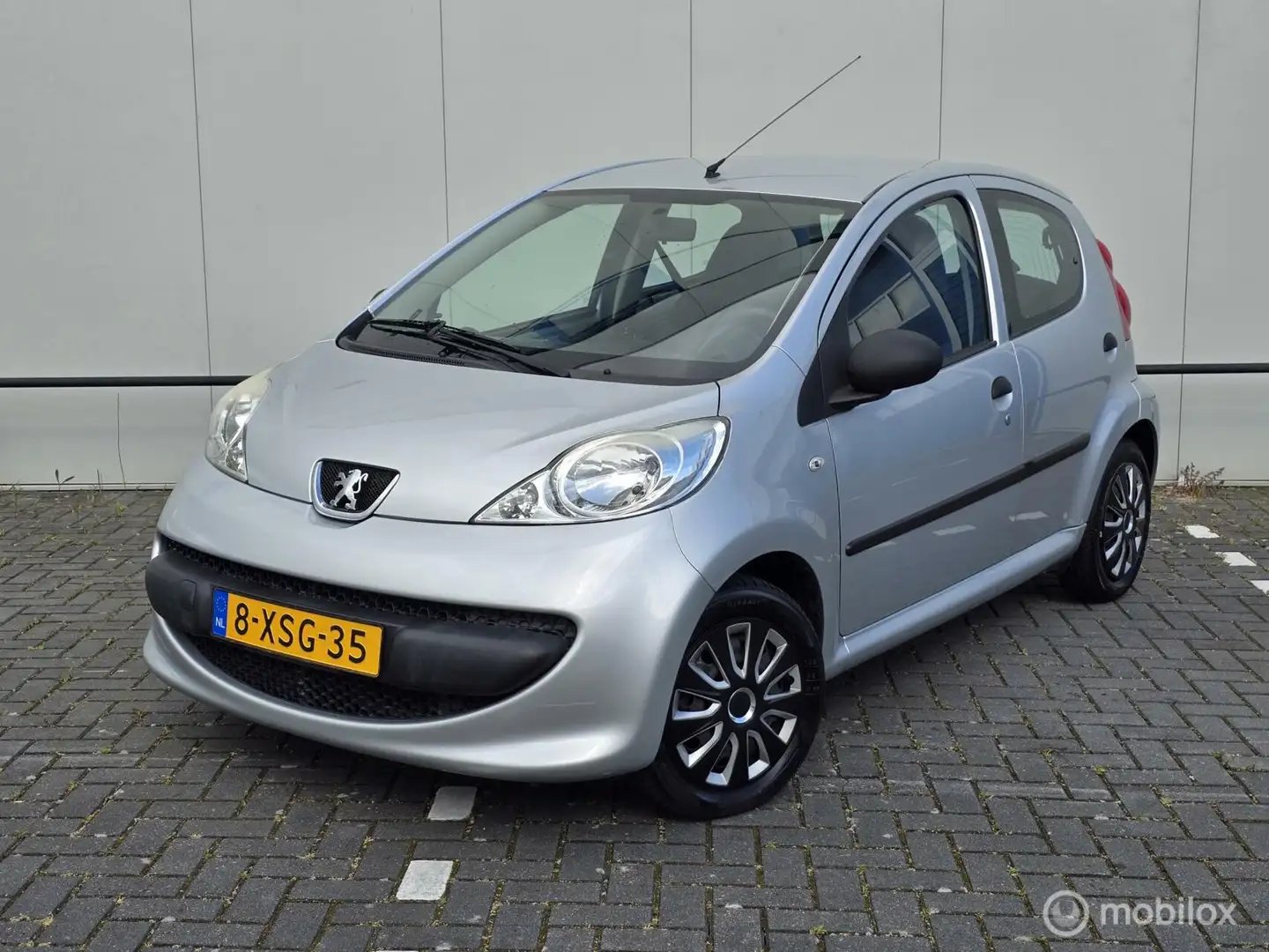 Peugeot 107 1.0-12V XR Nieuwe APK! 124DKM! Grau - 1