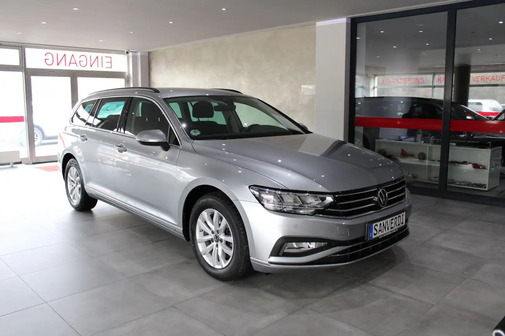 Volkswagen Passat Variant 2.0 TDI SCR DSG BUSINESS LED ERGO Grau - 2
