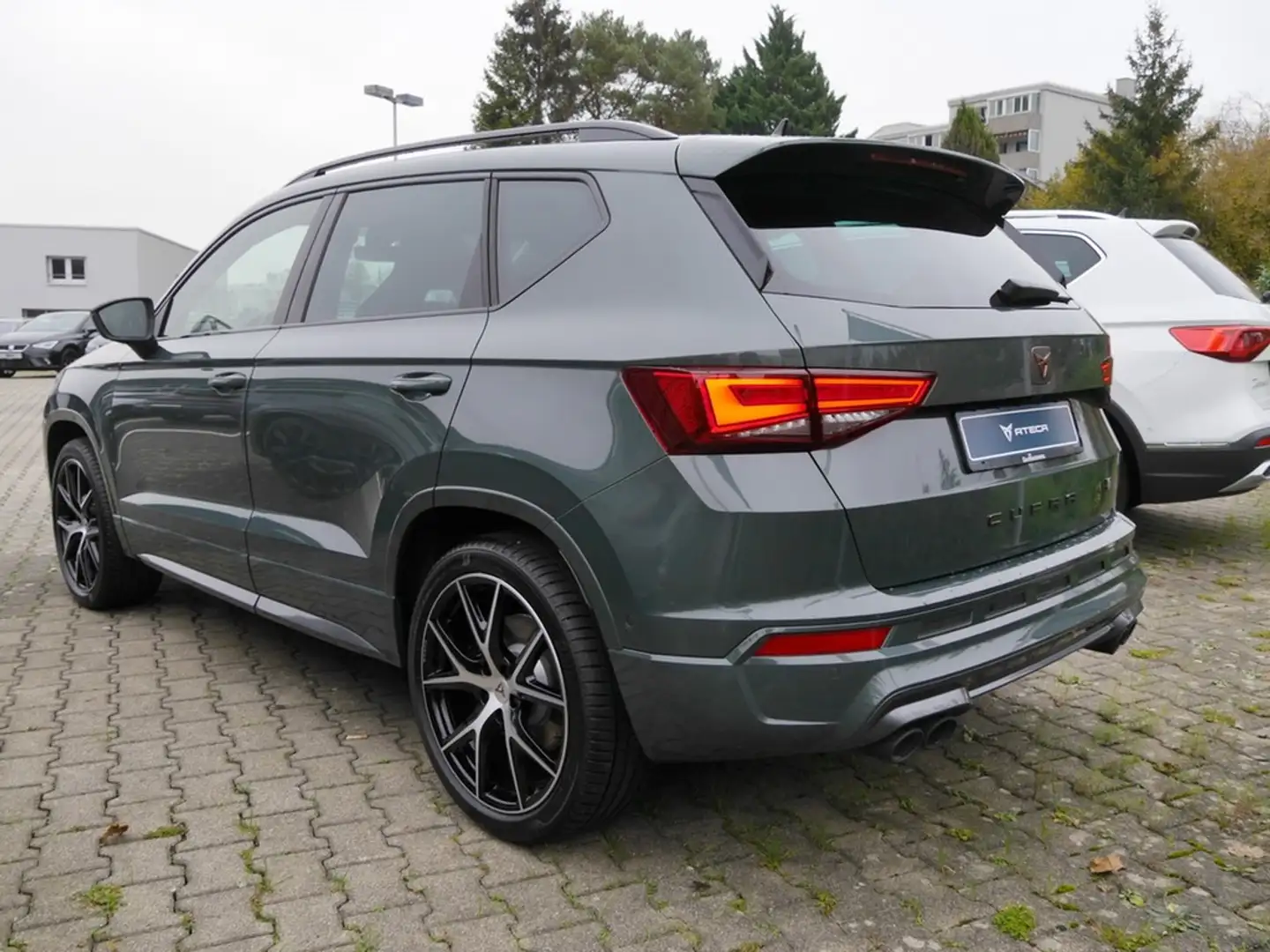 CUPRA Ateca VZ 2.0 TSI 300PS 7-Gang DSG PANO BEATS Grün - 2