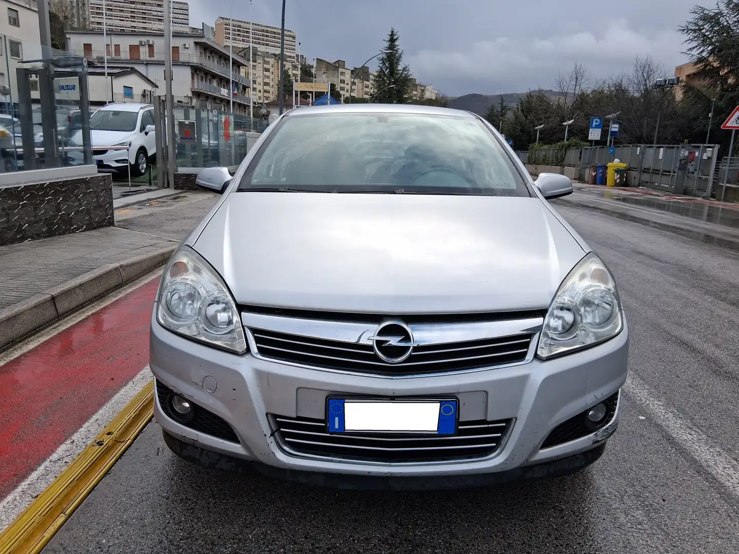Opel Astra 5p 1.7 cdti Cosmo 110cv Silber - 1