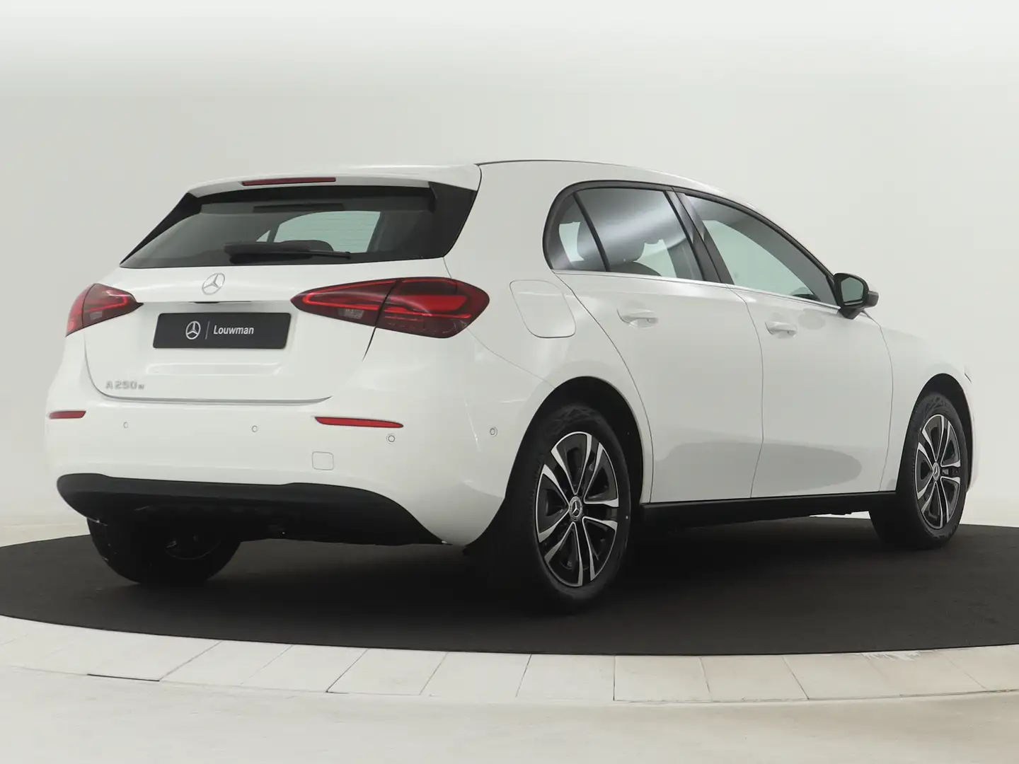 Mercedes-Benz A 250 e Star Edition | Dodehoekassistent | Parkeerpakket Blanc - 2