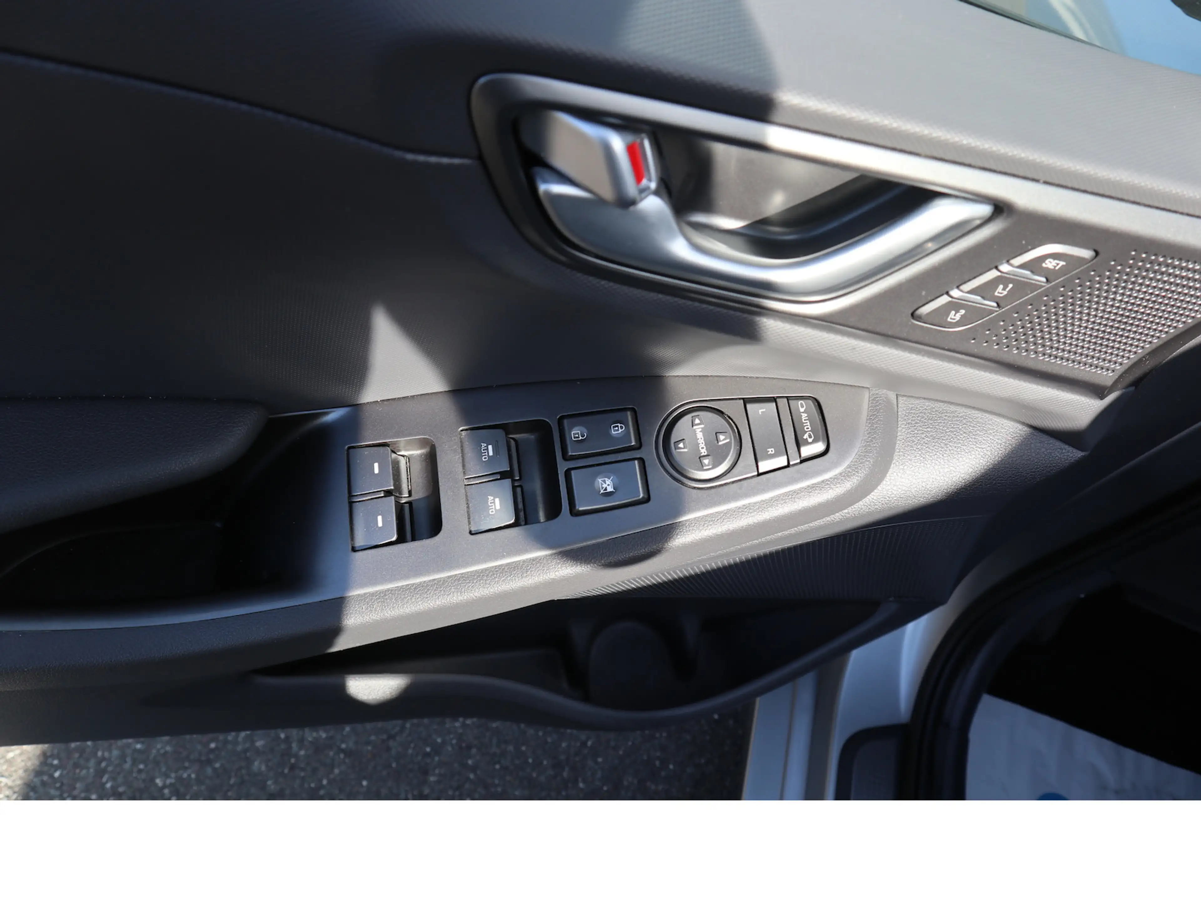 Hyundai IONIQ Premium Hybrid Navi Scheckheftgepflegt — photo 8