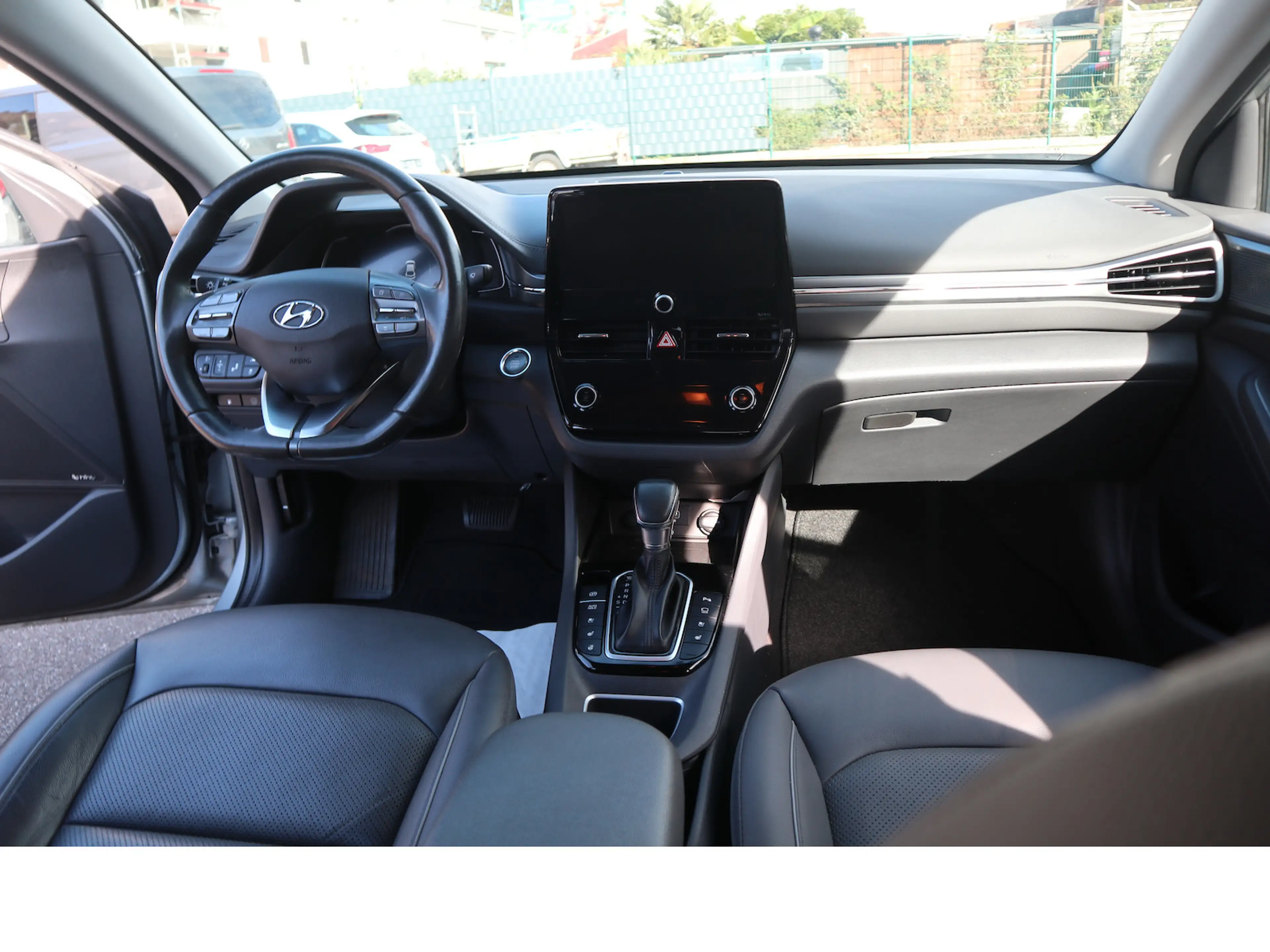 Hyundai IONIQ Premium Hybrid Navi Scheckheftgepflegt — photo 15