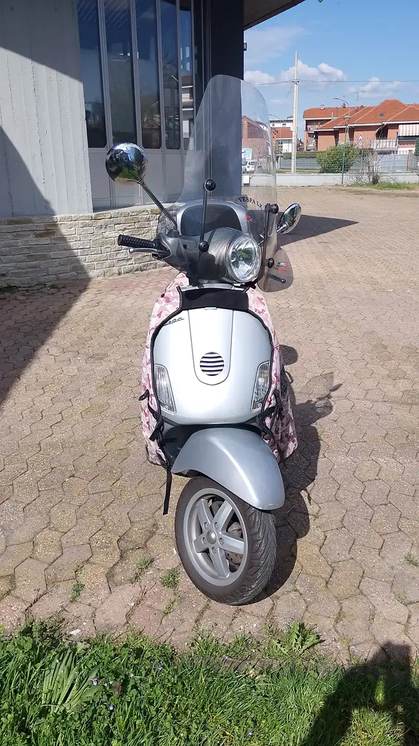 Vespa LX 150 ie Silver - 1