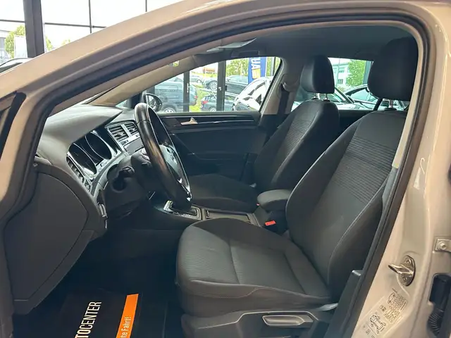 Volkswagen Golf view 10