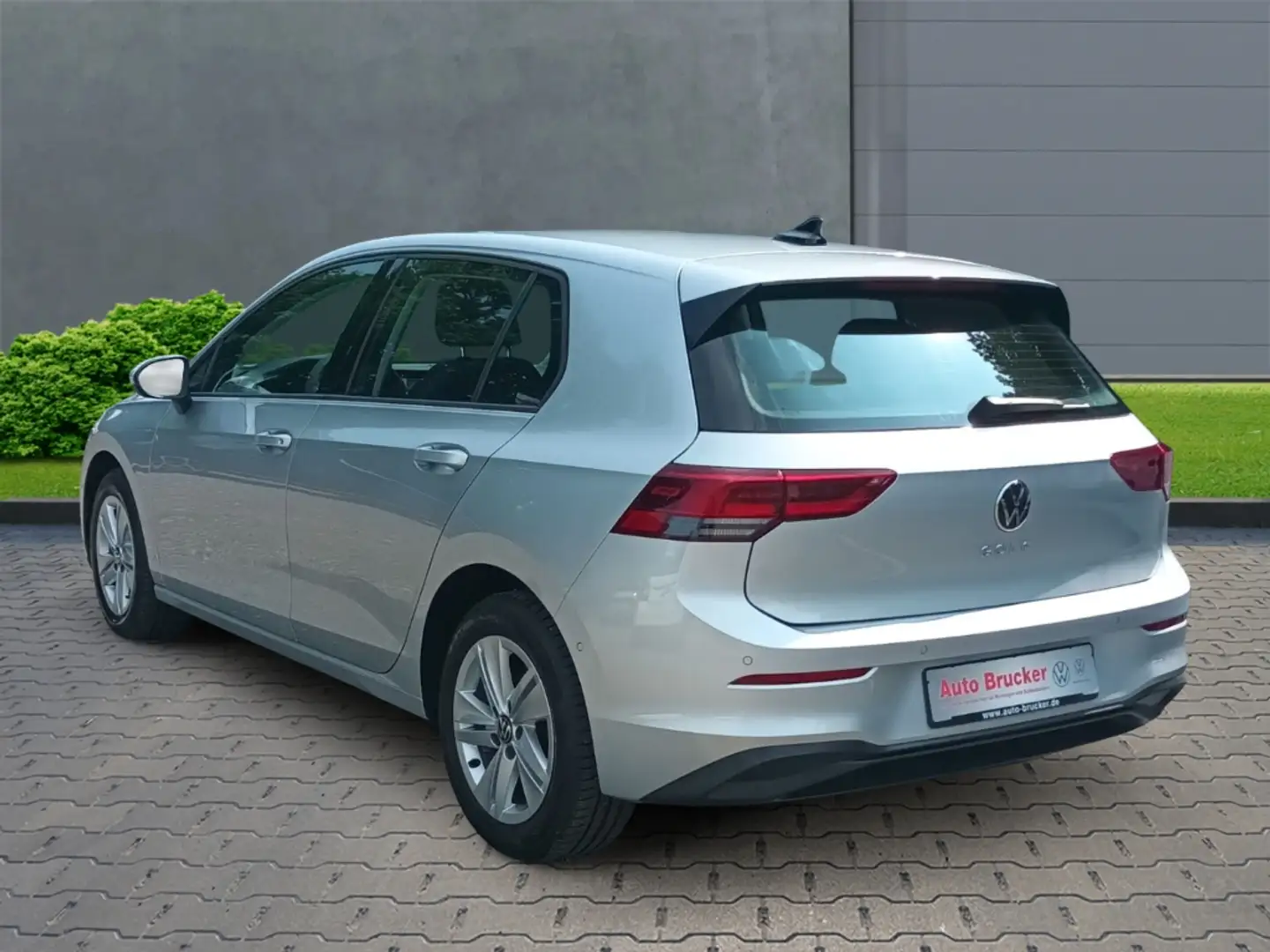 Volkswagen Golf VIII Life 1.0 TSI +Totwinkelassistent+Sitzheizung+ Silber - 2