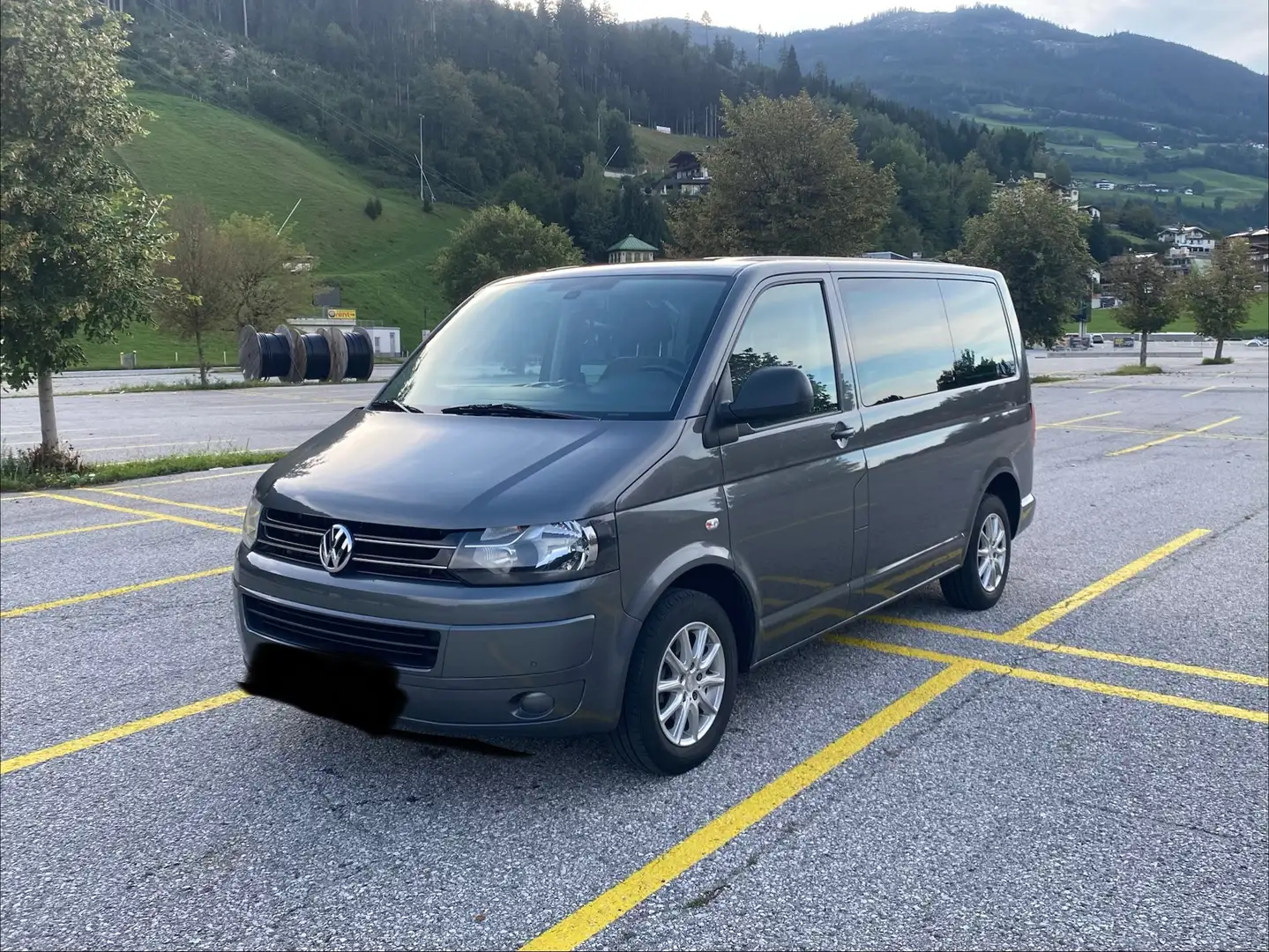 Volkswagen T5 Multivan Multivan Startline 2,0 TDI BMT D-PF DSG Startline Grau - 1