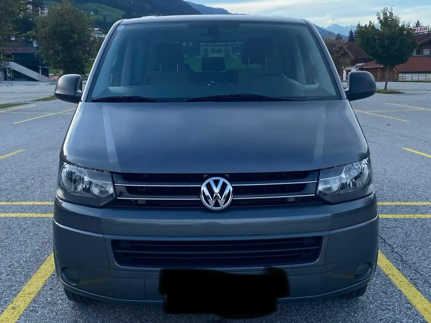 Volkswagen T5 Multivan Multivan Startline 2,0 TDI BMT D-PF DSG Startline Grau - 2