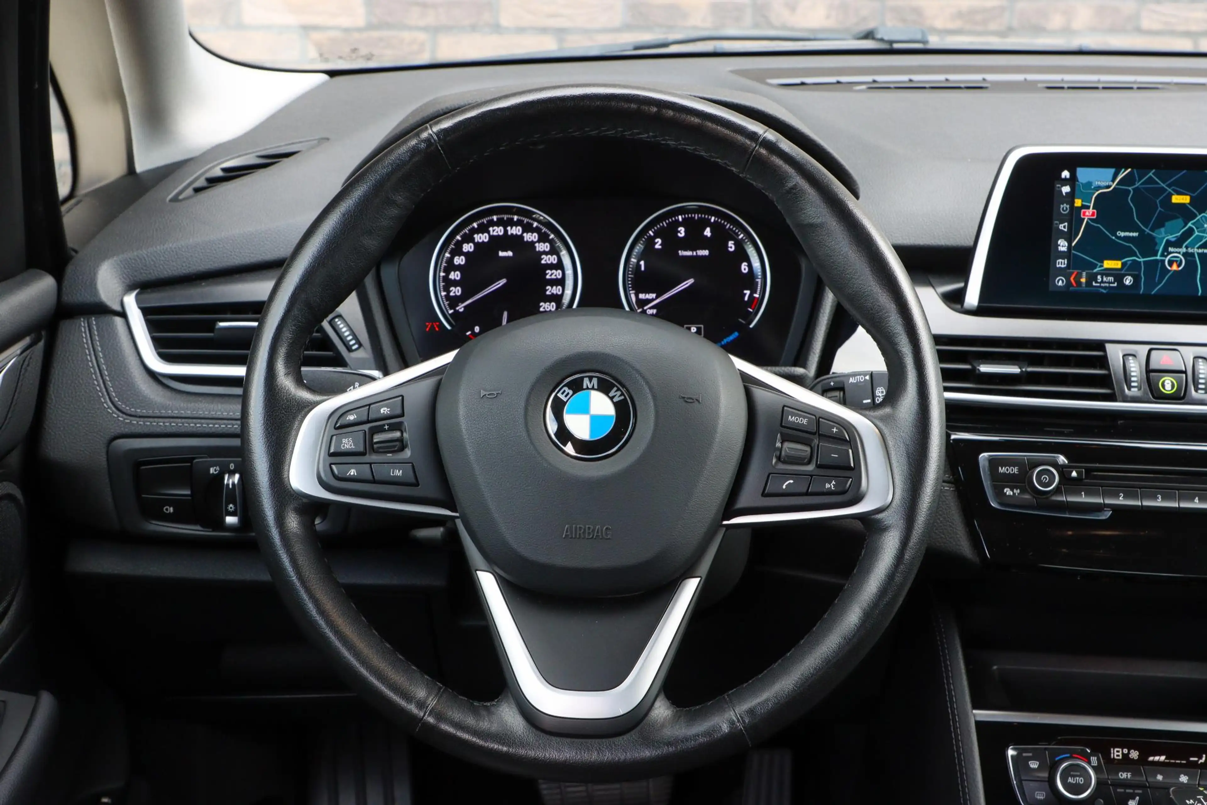 BMW 225 2-serie Active Tourer 225xe iPerformance Sportline — photo 28