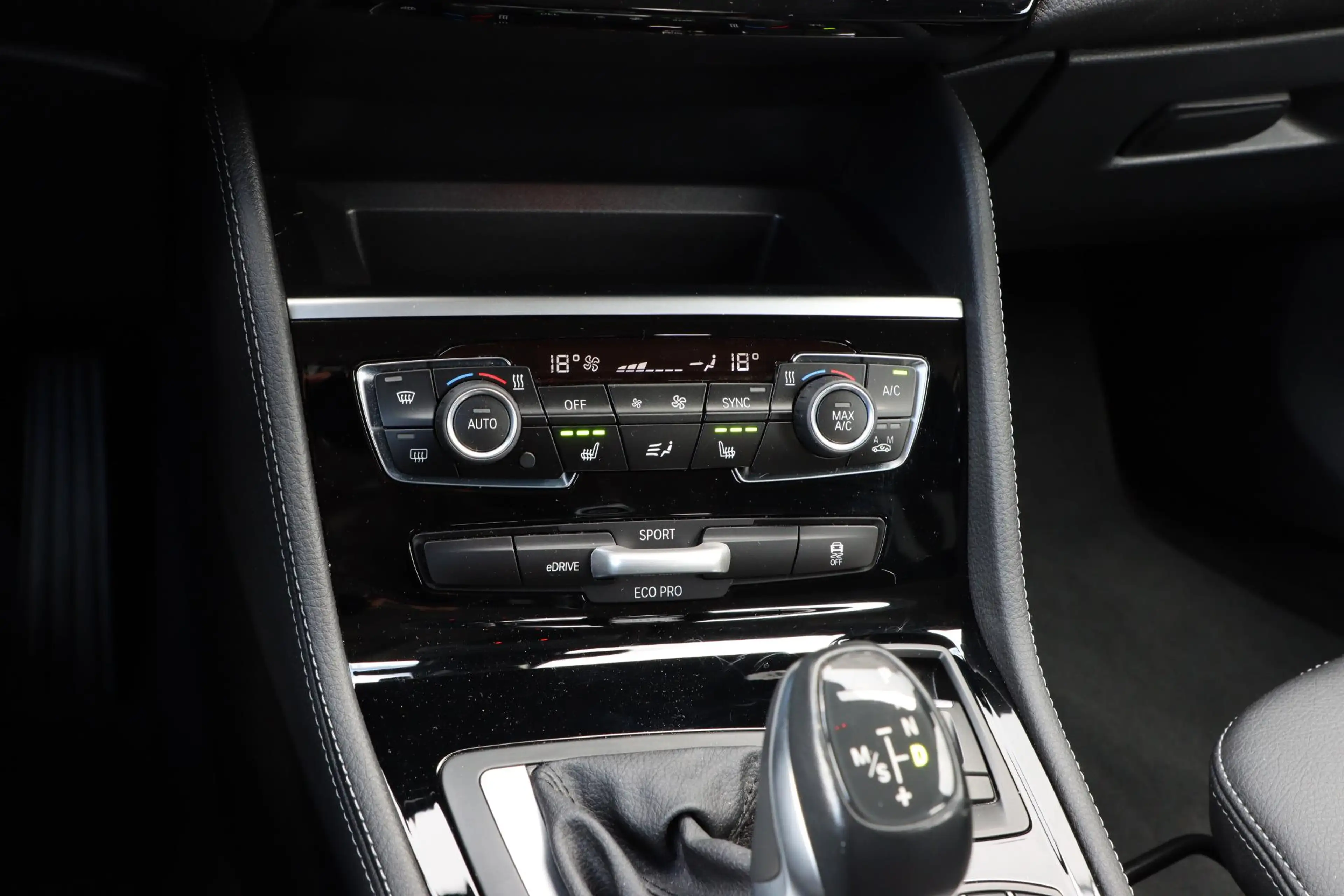 BMW 225 2-serie Active Tourer 225xe iPerformance Sportline — photo 40