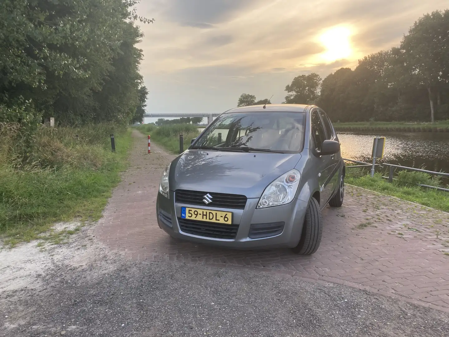 Suzuki Splash 1.0 Trend Szary - 2