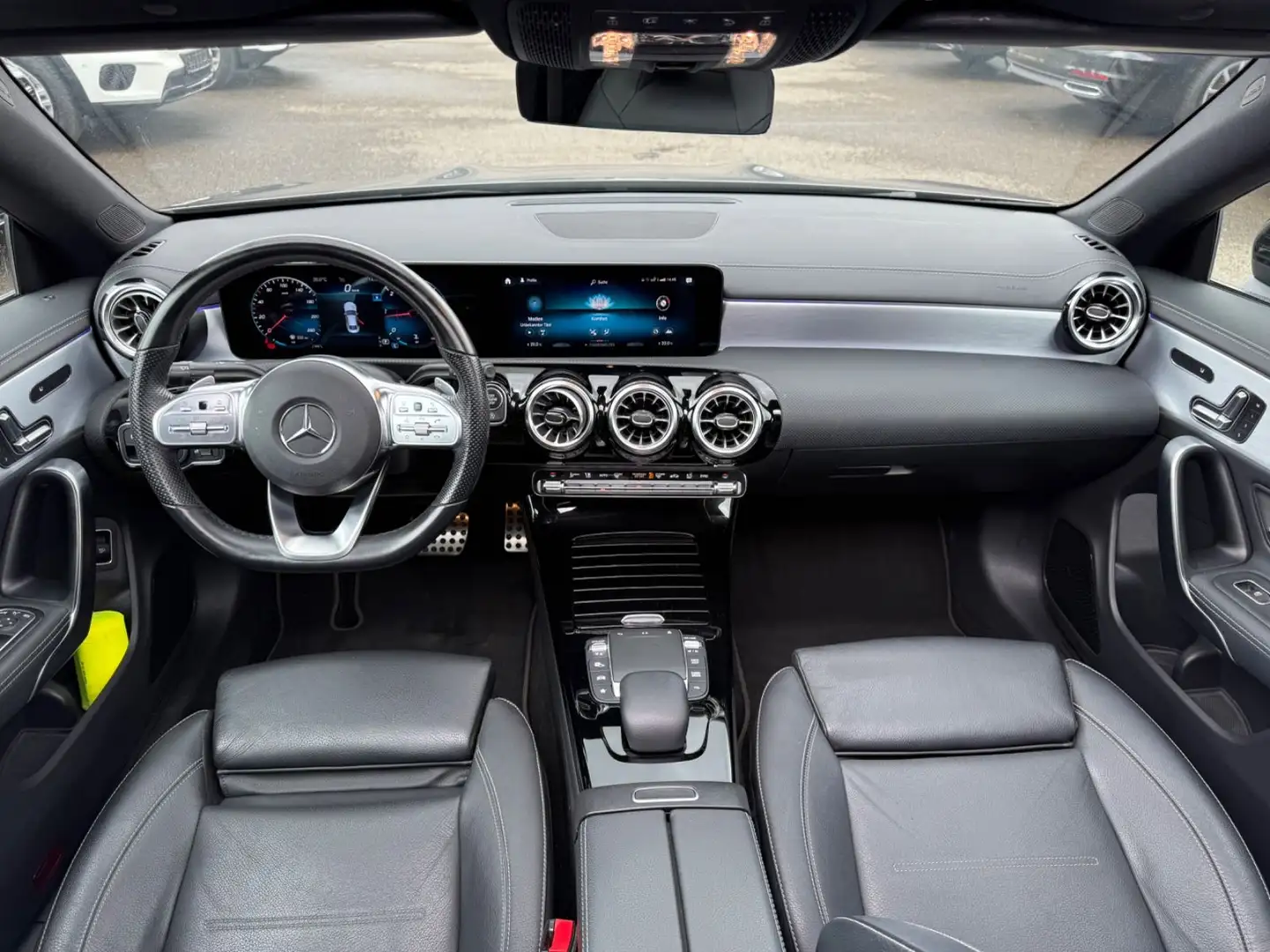 Mercedes-Benz CLA 220 d 4Matic AMG-Line*Night-Paket+Pano+Keyyl Gris - 2