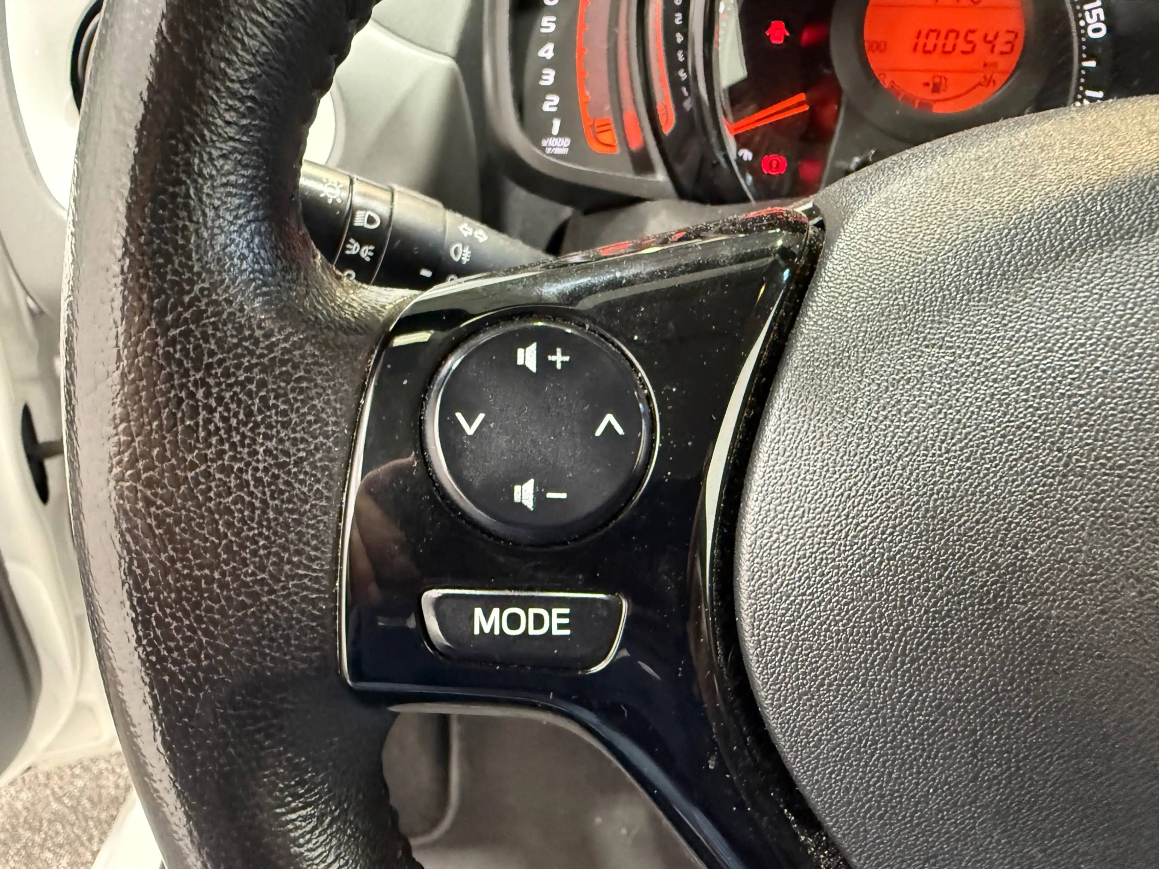 Toyota Aygo 1.0 VVT-i x-play — photo 8