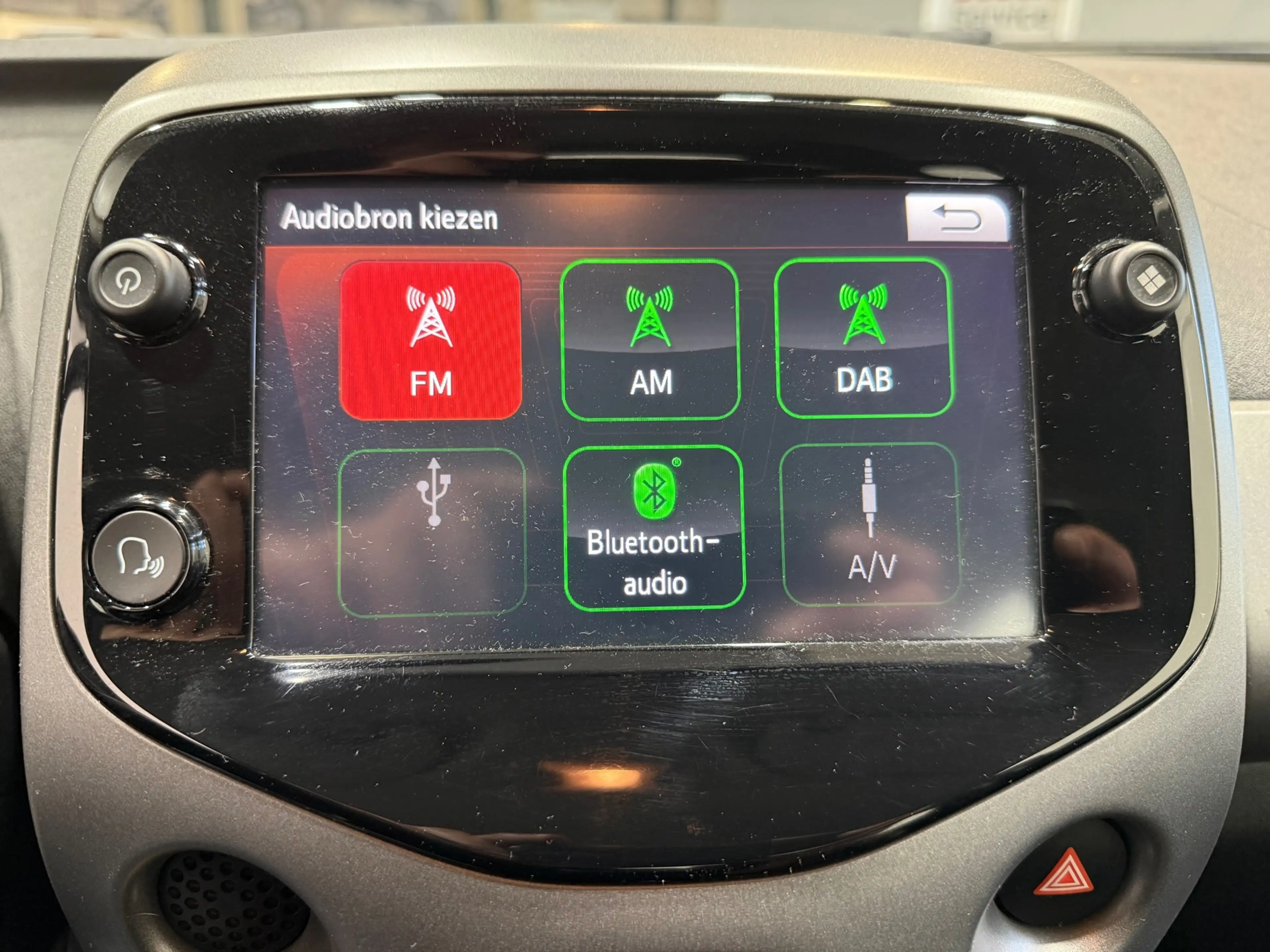 Toyota Aygo 1.0 VVT-i x-play — photo 12