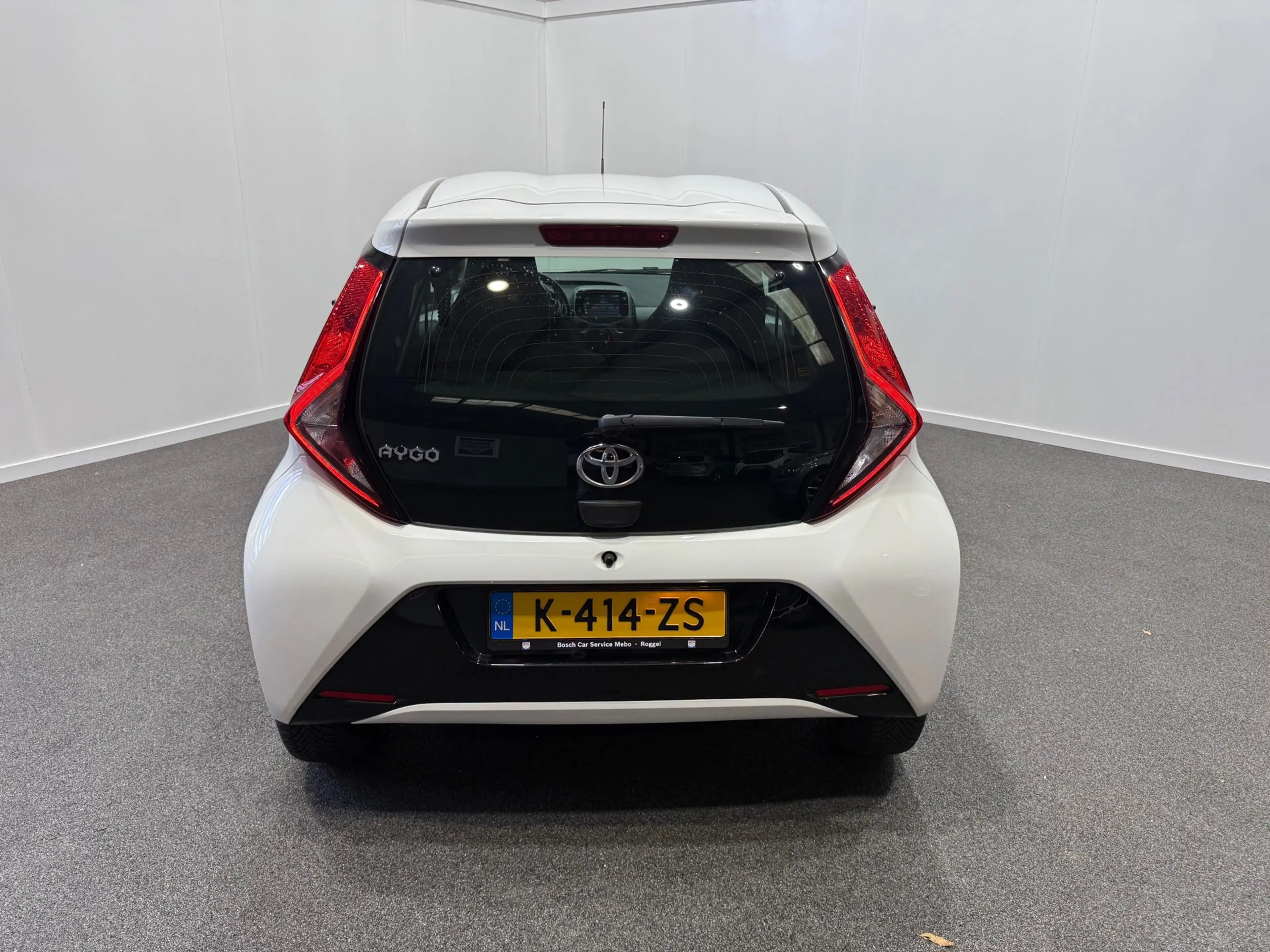 Toyota Aygo 1.0 VVT-i x-play — photo 17