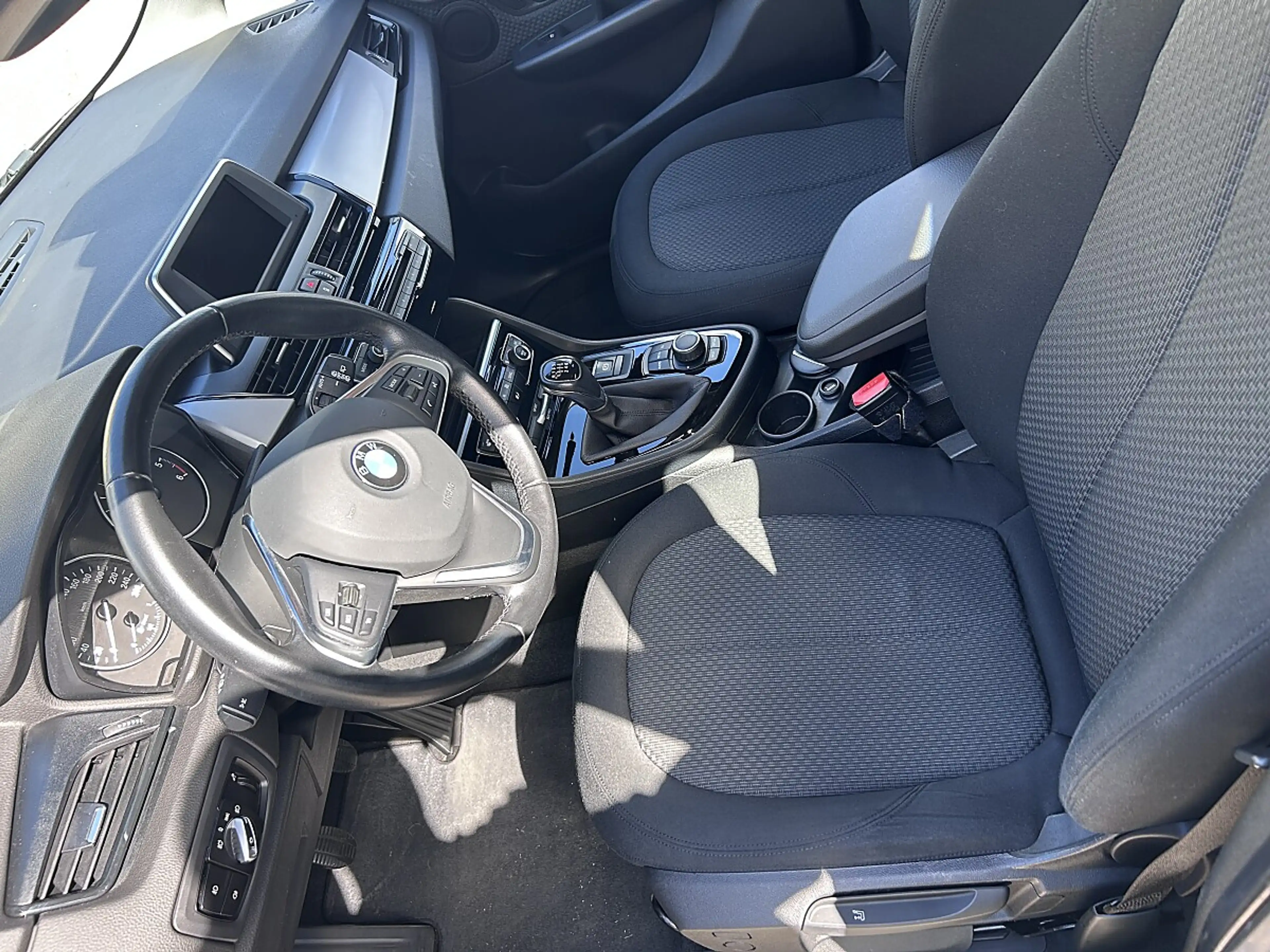 BMW 216 d Active Tourer Advantage — photo 14