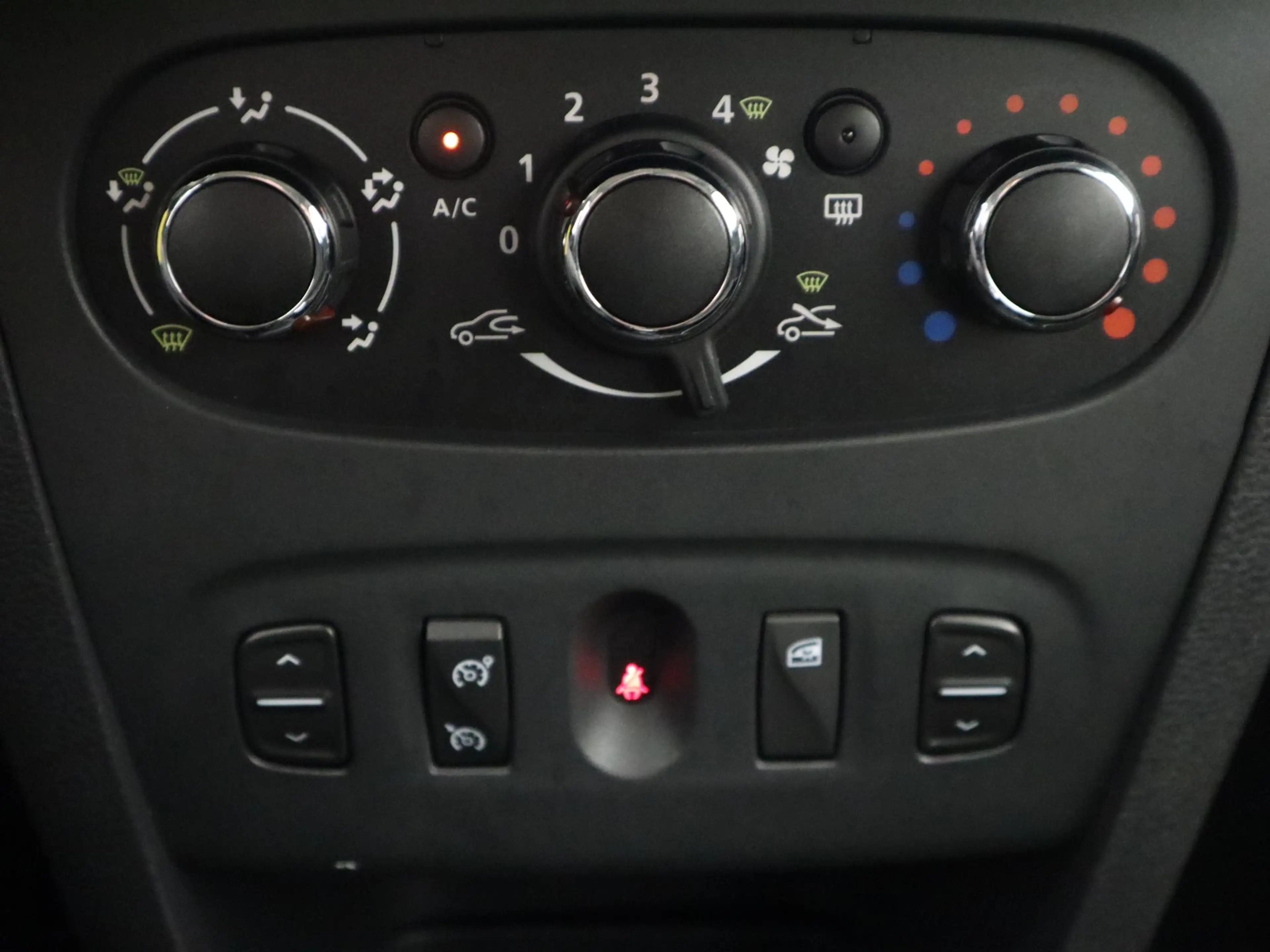 Dacia Logan MCV 0.9 TCe Easy-R Prestige AUTOMAAT / TREKHAAK / — photo 24
