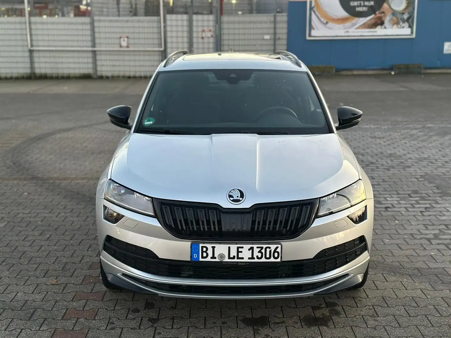 Skoda Karoq Sportline 4x4 AUTOMATIK Silber - 2