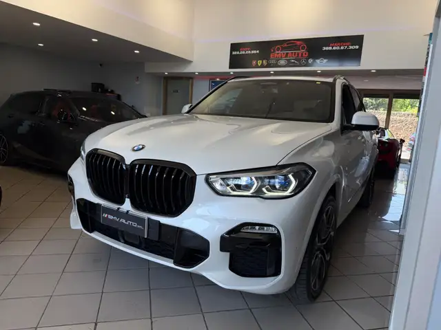 BMW X5 view 3
