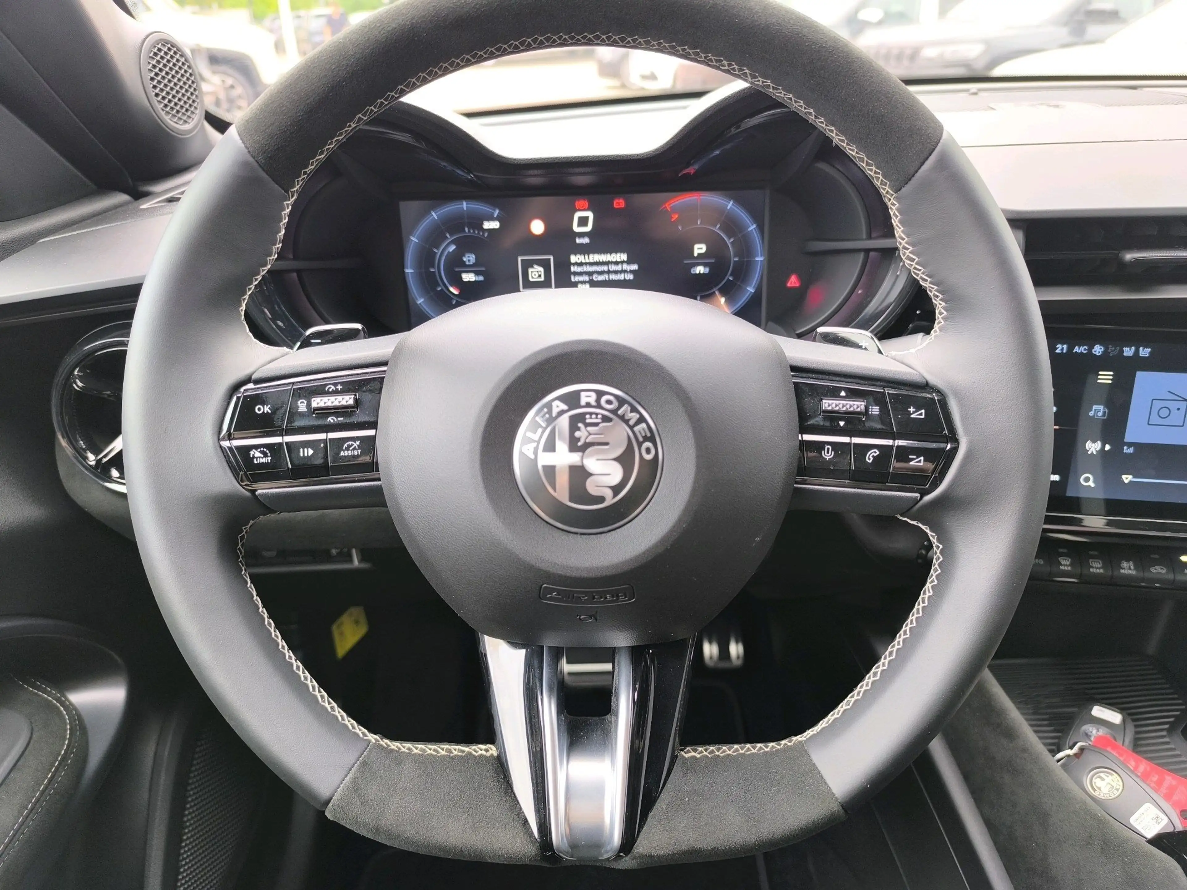 Alfa Romeo Junior Ibrida 1.2 VGT 48V-Hybrid 107 kW Sport Speciale — photo 15