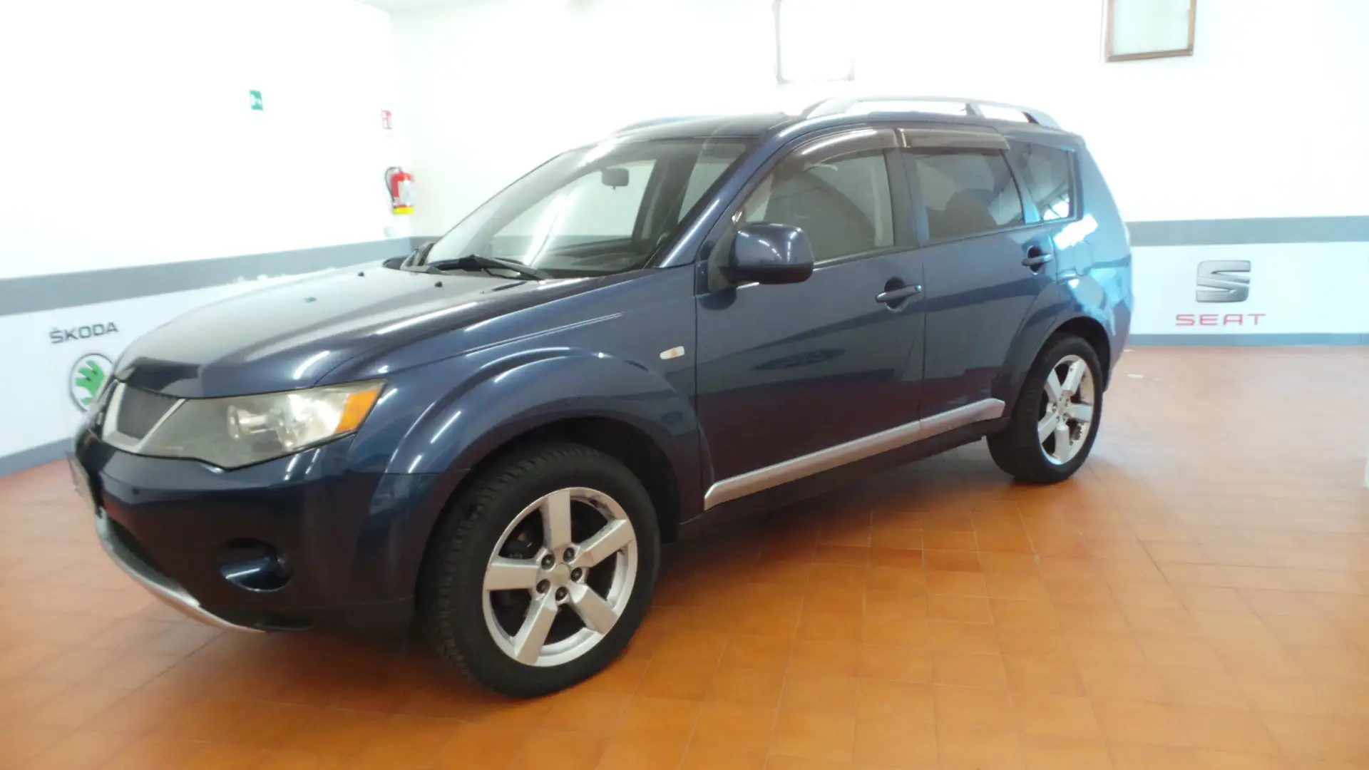 Mitsubishi Outlander 7 posti intense Azul - 1