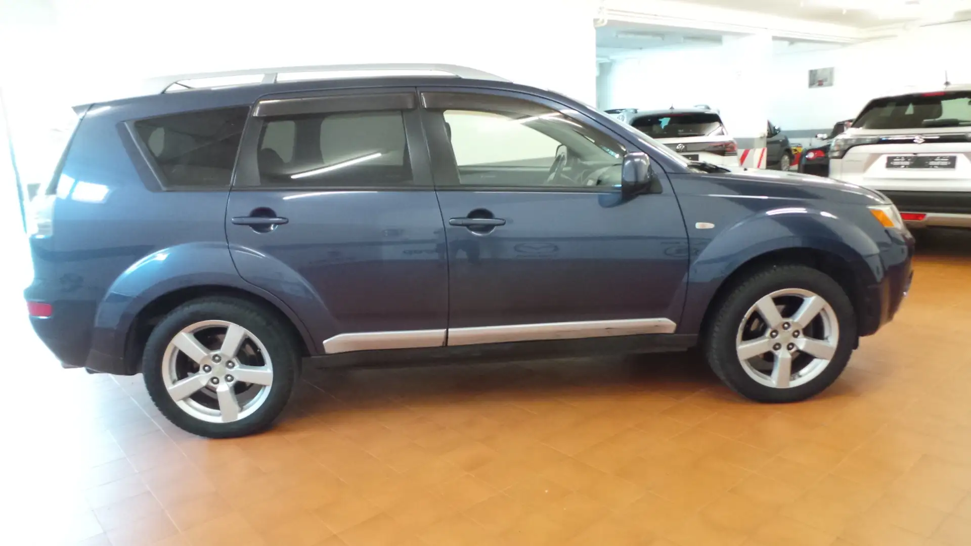 Mitsubishi Outlander 7 posti intense Azul - 2