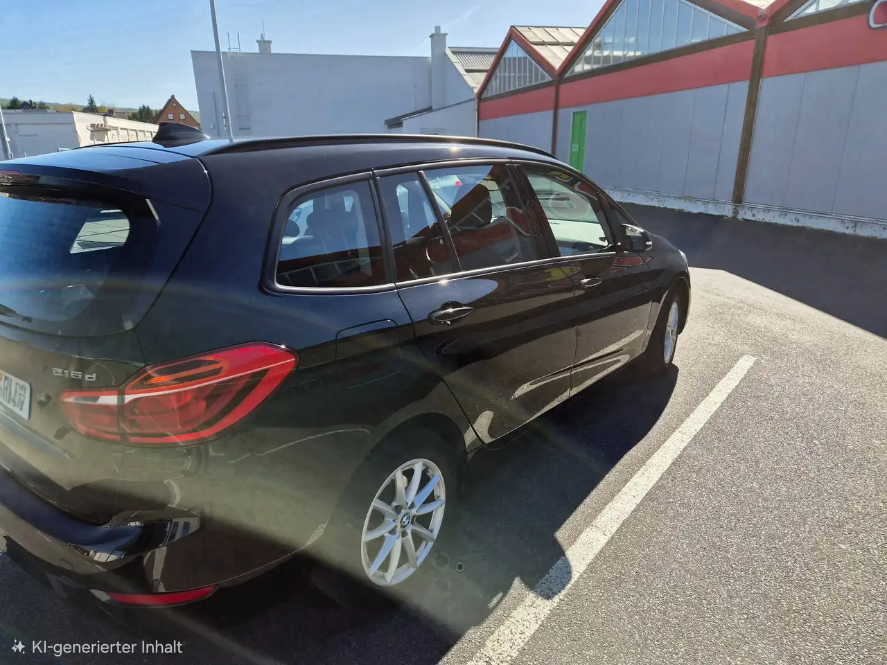 2017 BMW 216 216d Gran Tourer Advantage 7 Sitzer, photograph 3
